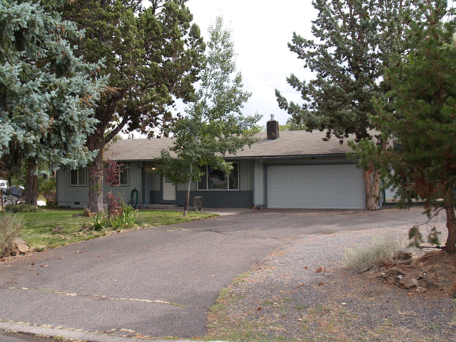 Hunters Circle - Residential