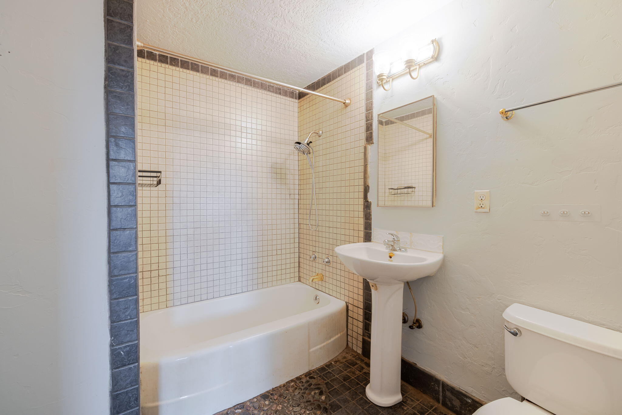 CLAJ - Residential