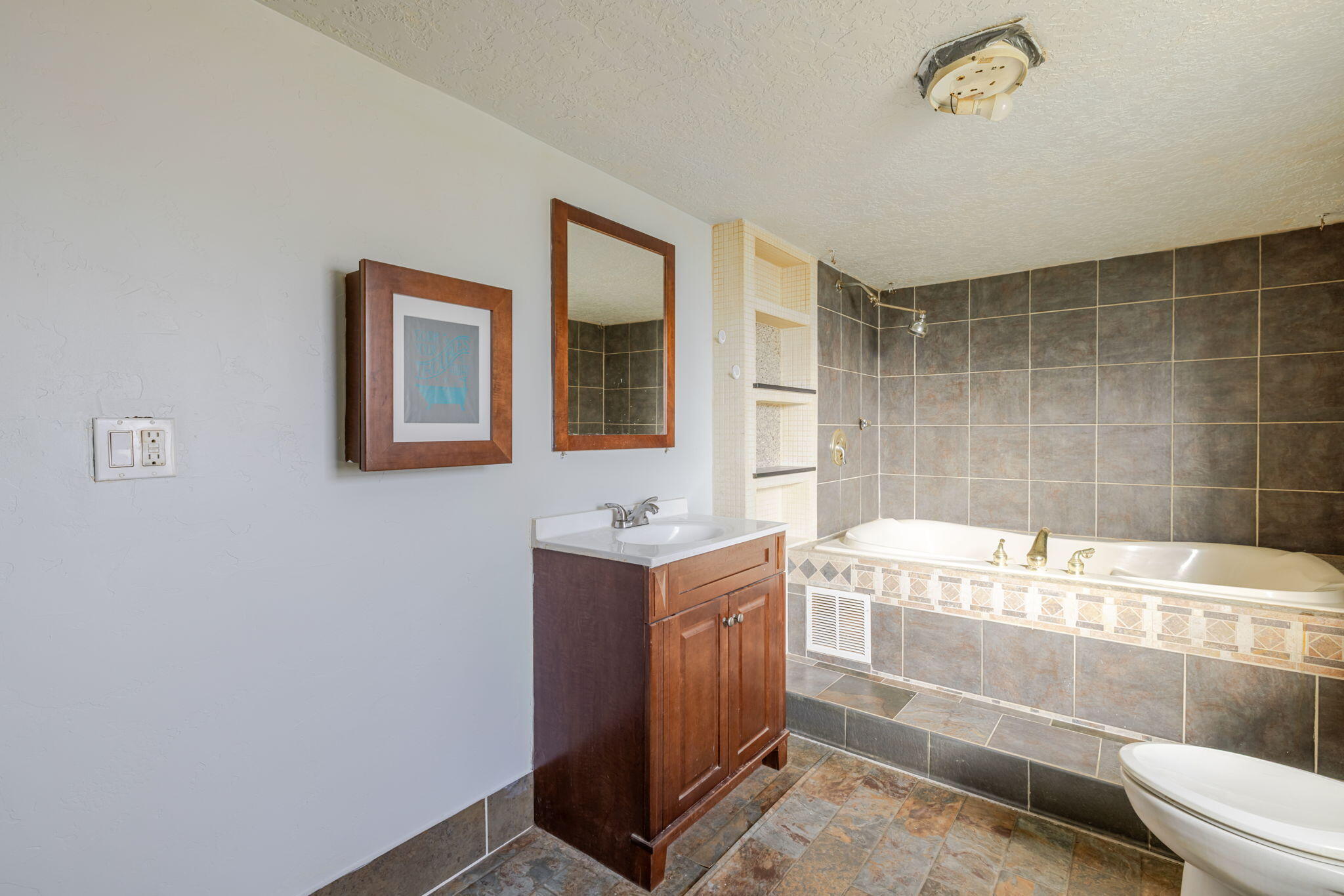 CLAJ - Residential