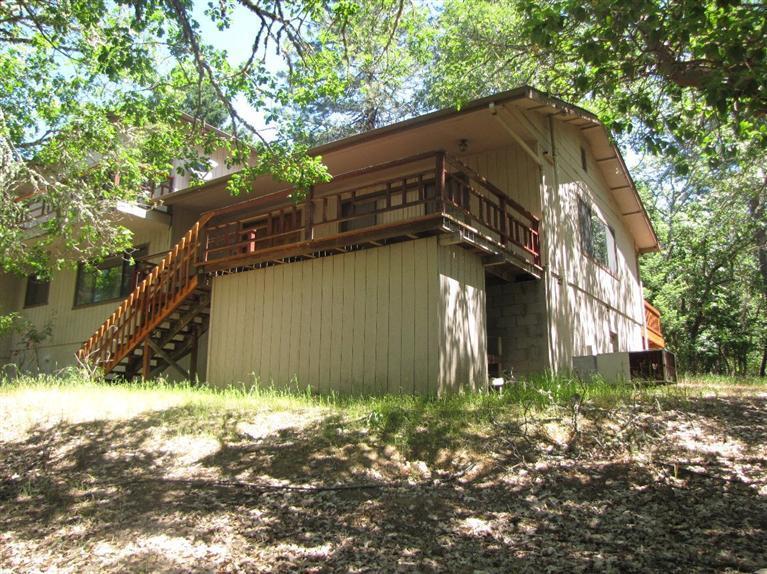 The freshly updated 3 Bedroom, 3 Bath home on this 28.67 Acre horse property was strategically built on the hillside overlooking it's adjoining lush, level and irrigated pasture. Located in the fringes of Grants Pass City limits, and close to all amenities makes this property a rare and convenient opportunity. Adjoining property with 2 homes and additional 13.25 acres also available MLS#2947314