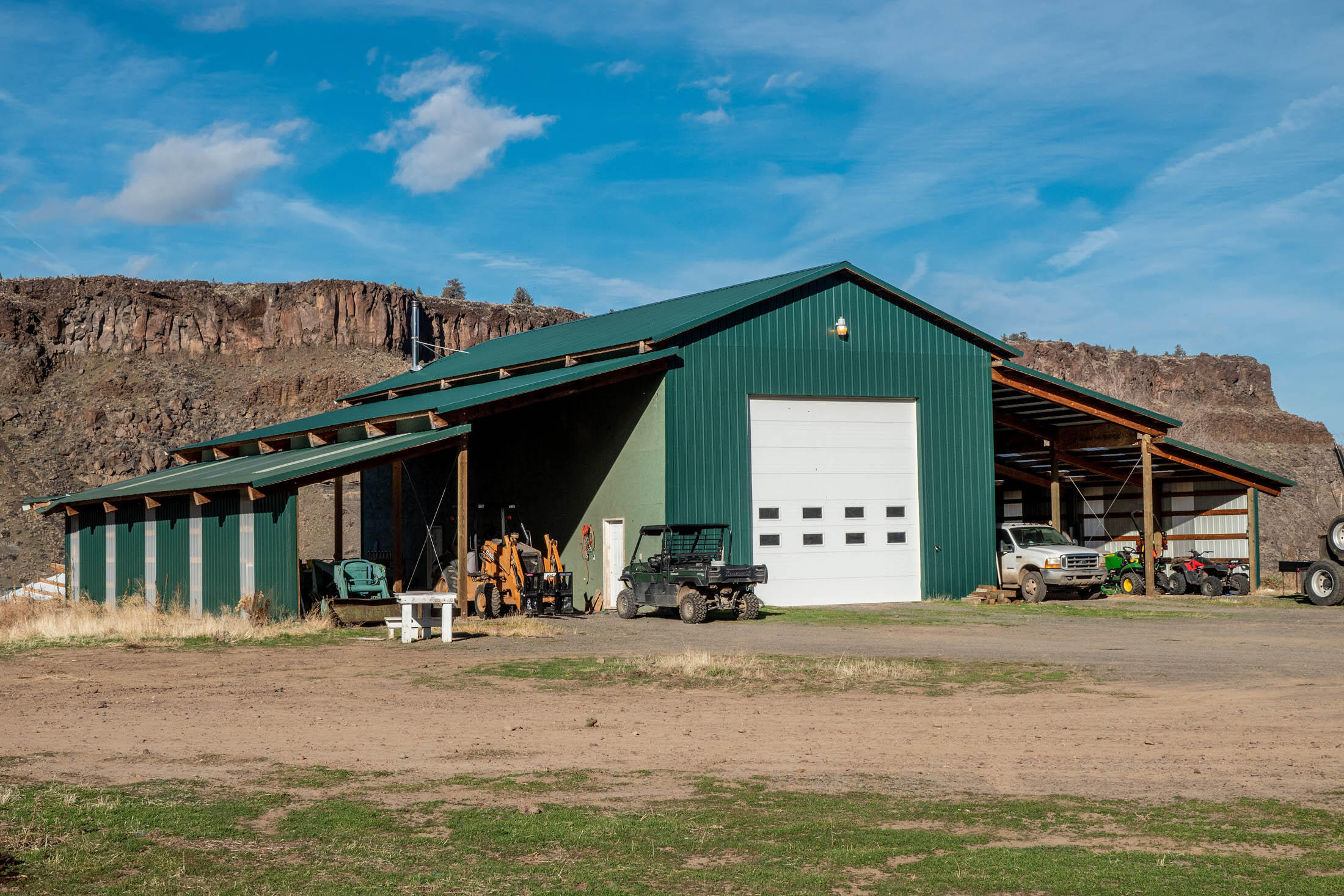 M+BJC - Farm