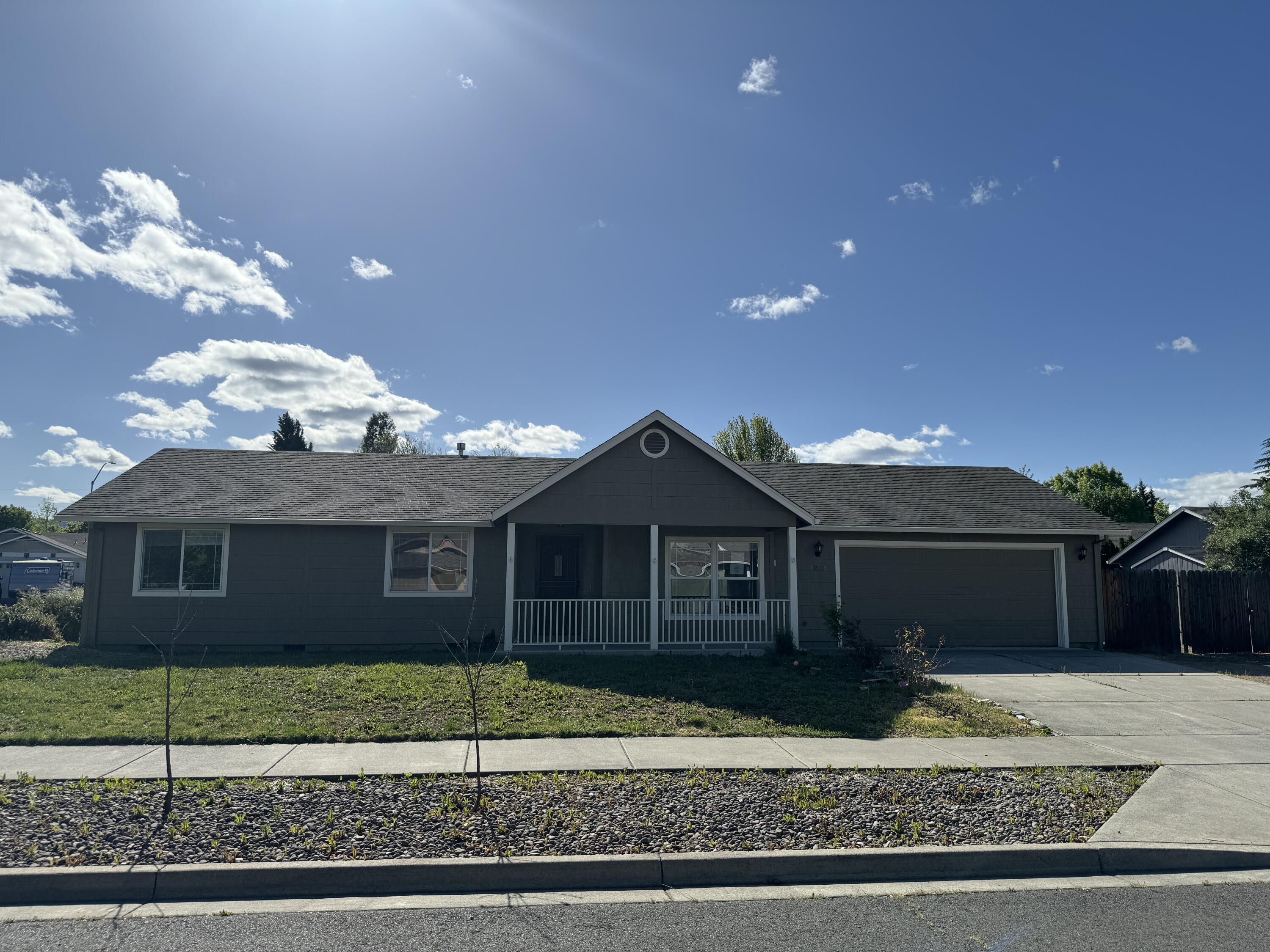 This 3/2 beauty in SW Medford is ready to go!!  Laminate flooring, vaulted ceilings, large corner lot and plenty of RV parking in a quiet part of town. Fenced and flat backyard offers a safe haven for pets and space for outdoor gatherings. With ample room for everyone to spread out, this home is a perfect blend of relaxation and entertainment. Don't miss this opportunity!