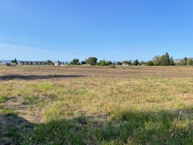 Multifamily MFR 30 vacant lot available in the new ADDYSEN PARK SUBDIVISION located just off Oak Grove near Madrona Lane.  This in the first Phase of a 325 lot subdivision with an 8 acre park. Water, sewer, storm drain and power are in the street adjacent to the lot.