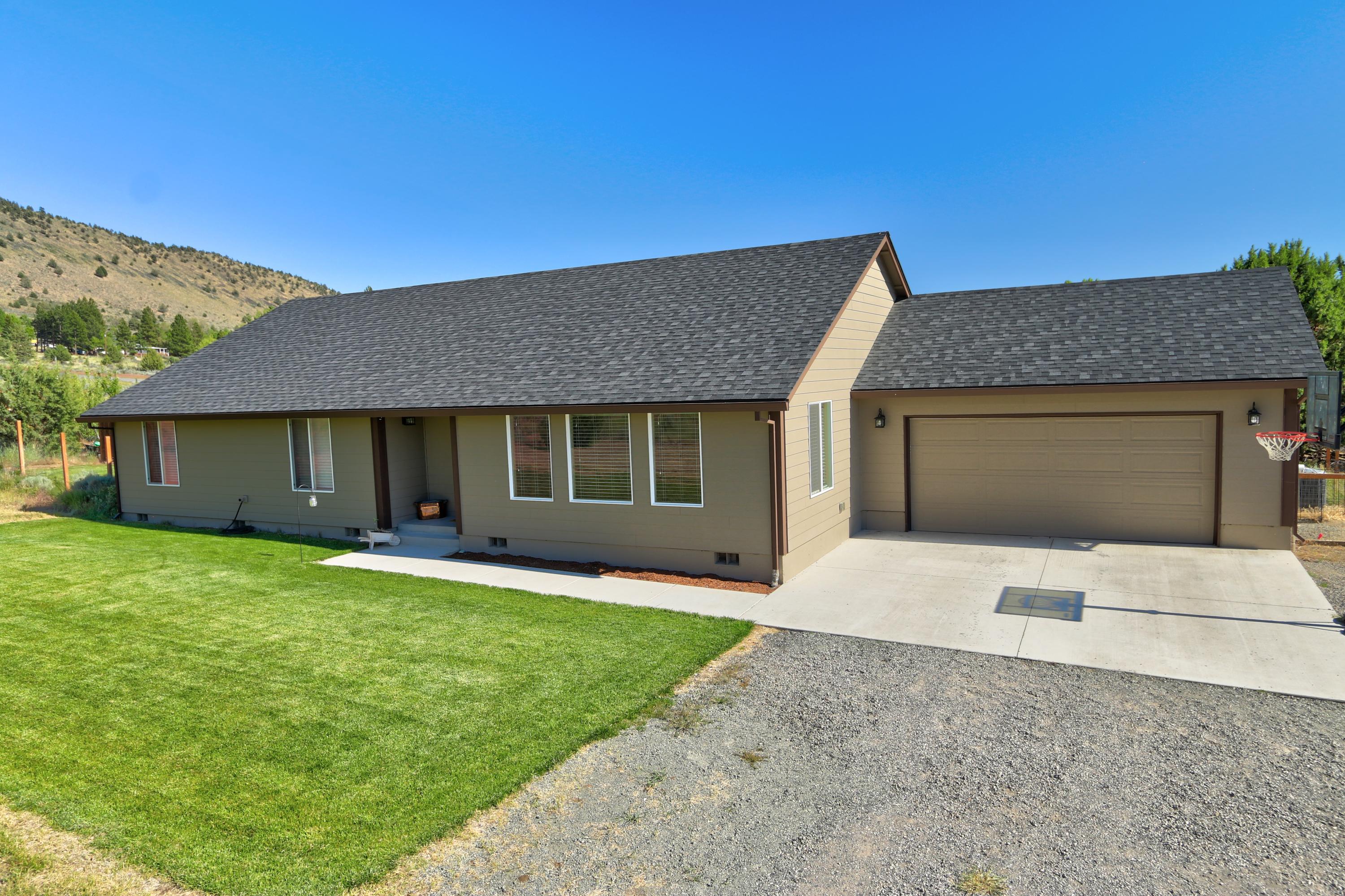 Henley High School District move in ready home on 1 acre lot. Large Fenced in Back Yard with Garden and Chicken Coop. Garden features apple trees and a
tall fence to keep the local deer out. Large gravel RV parking area set up for easy hook up and departure for your mini vacations. A shop external to home
allows for a great workshop and additional weather proof storage. Need a bigger shop, the pad is flat for easier additional shop construction. This is the sought
after country living close to town. Call your favorite agent to see before it's too late. Oh and by the way due to the COVID-19 scenario, only qualified buyers will
be allowed to see the home!