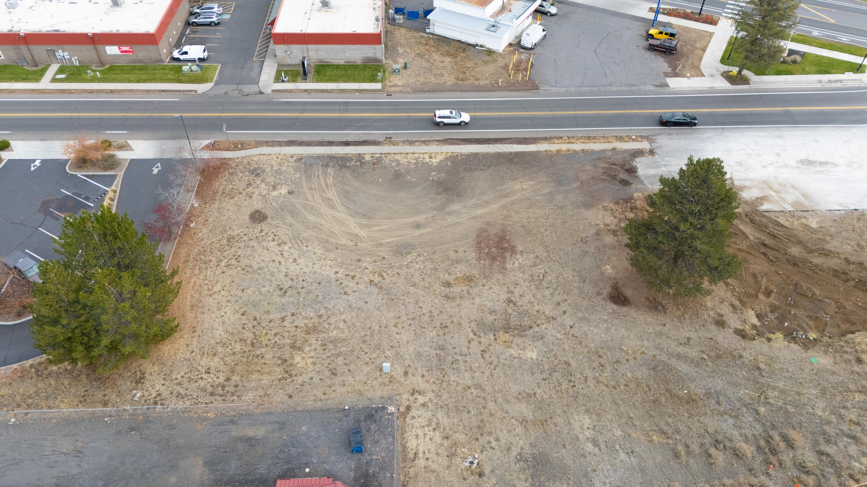 Lapine - Commercial Sale