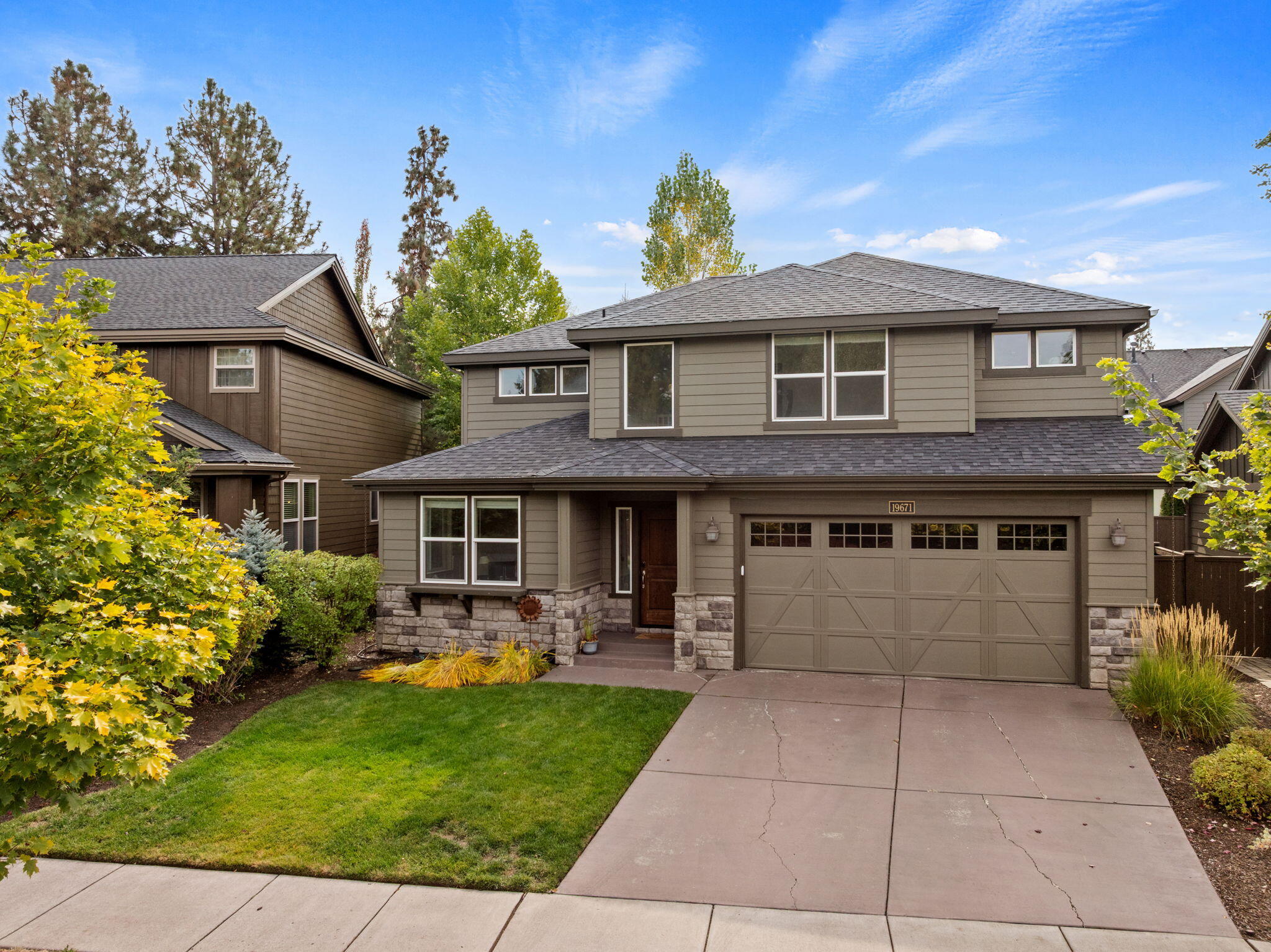 Located in desirable SW Bend, fabulous home with thoughtful floor plan and modern conveniences. The main level features a spacious primary suite and a designated office. Enjoy peace of mind with solar energy, new appliances, and just replaced carpet and pad throughout. Upstairs you'll find 3 additional bedrooms, a full bath, and a generous bonus/loft area ideal for a media room, play space, or flex living. Step outside to a landscaped backyard designed with privacy in mind, featuring a built-in BBQ, patio with sitting area, and a fire pit—perfect for entertaining or relaxing. The community enhances your lifestyle with a pool, park, covered pavilion, and front yard landscaping maintained by the HOA. Ideally situated just minutes from Pine Ridge Elementary, the Deschutes River Trail, and Brookswood Marketplace, this home combines comfort, efficiency, and an unbeatable location.
Open House Sat. 10-12 and Sun. 1-3