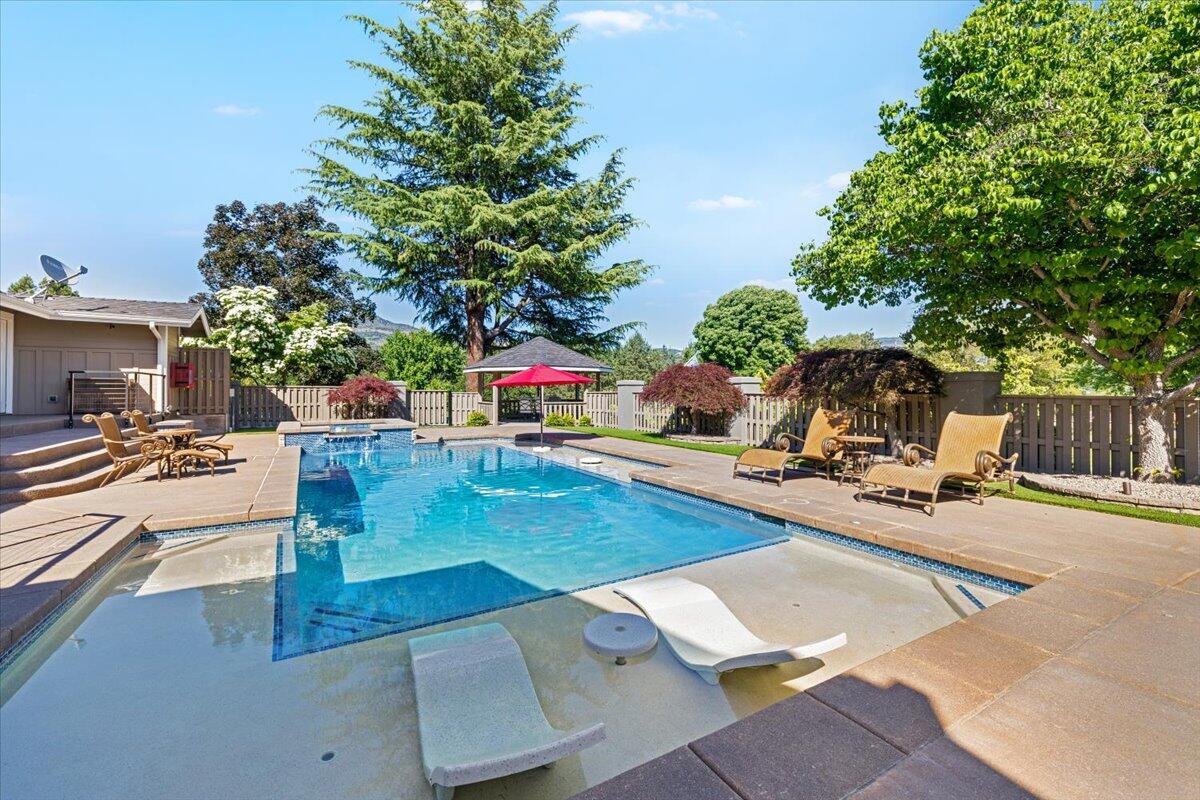 Rogue Valley Estates Subdivision - Residential