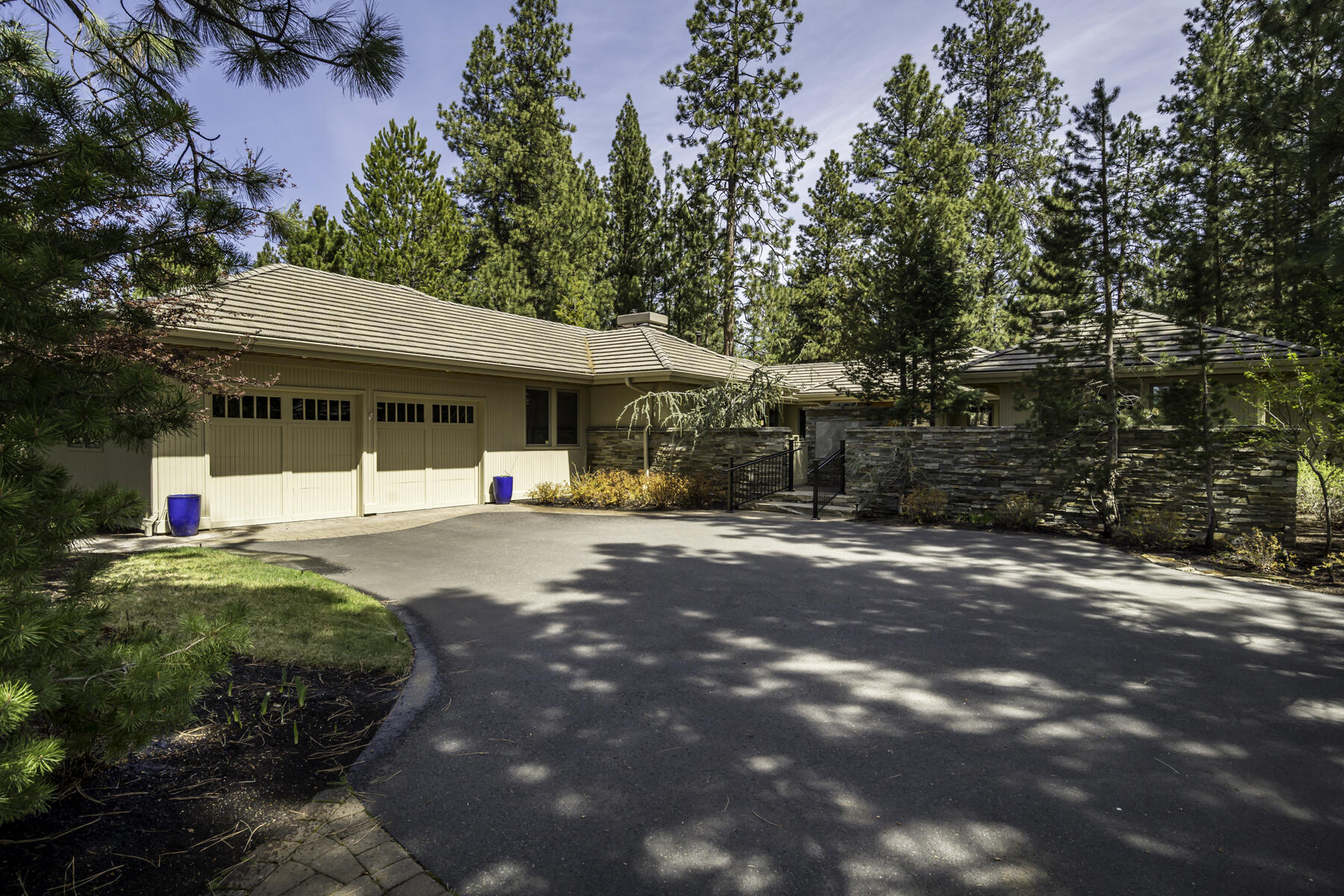 Broken Top - Residential
