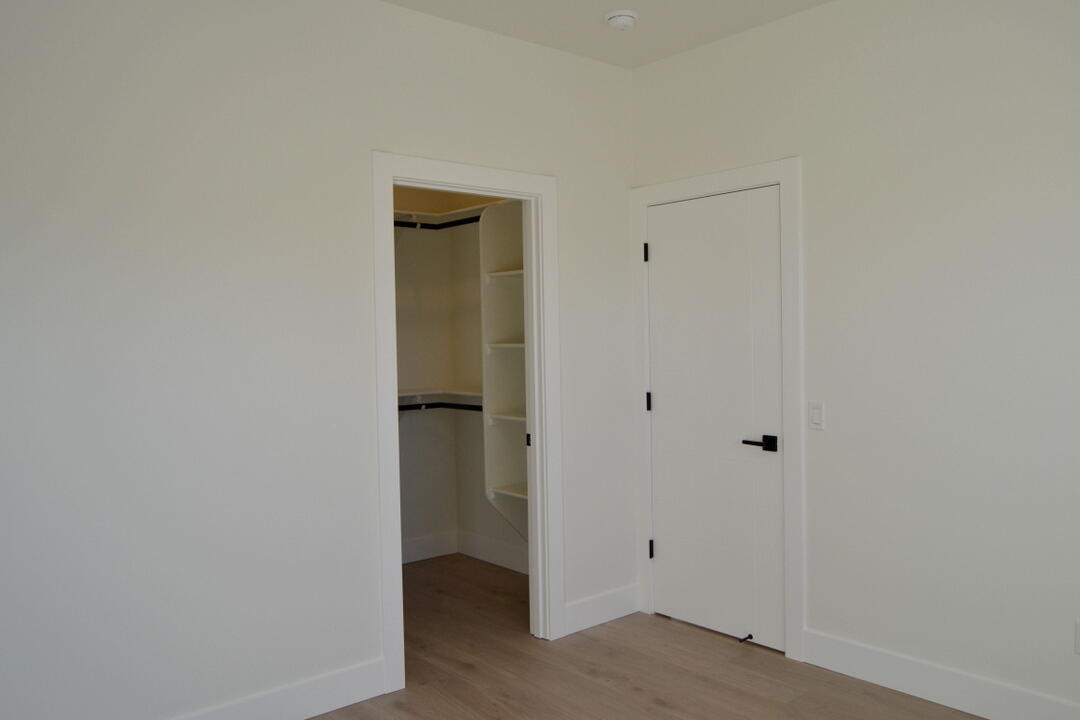 Buckmaster - Residential