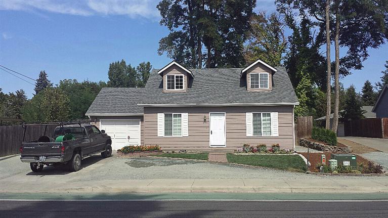 This two-story home features 3 bedrooms, 2 baths & a one-car garage. Great location since it is close to the Rogue River, shopping & parks. It was built as an energy efficient super-good-cents home.