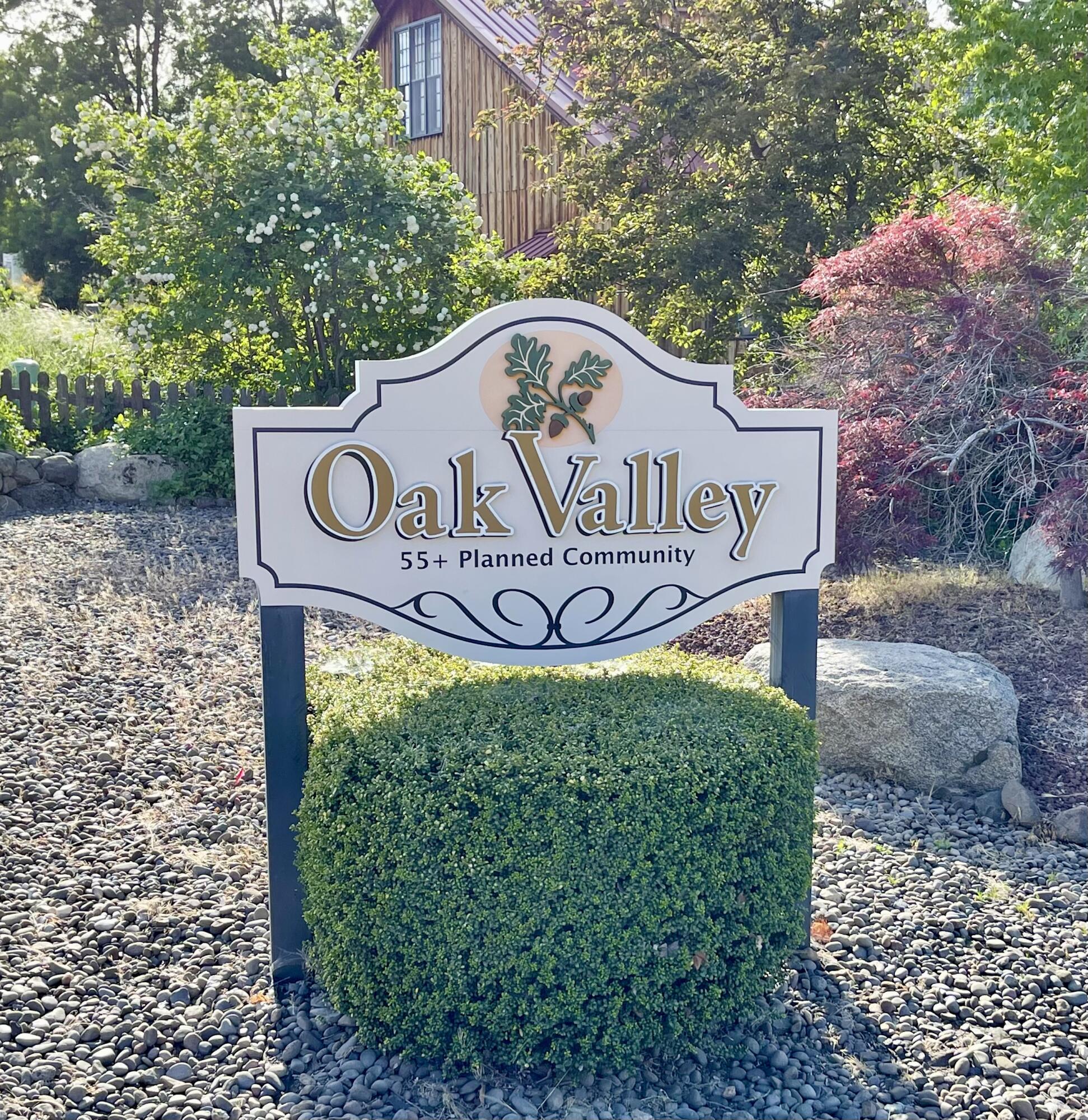 This beloved 55+ community has it all, Saltwater pool with a newly built clubhouse that is almost completed. This lot is ready for you to build you beautiful home that is in walking distance to the Camelot Theater and all that Talent has to offer. Clean up and soil tests have been completed and certified. HOA's are $145 a month and give you access to the clubhouse and pool. 
Buyer to due diligence on HOA's and City of Talent on zoning, building and floodplain.