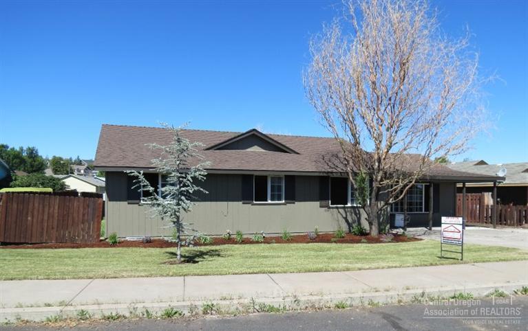 1408 SF single level 3 bedroom, 2 bath home with large family room, separate utility, is vacant and ready to move into. New paint, flooring, appliances, landscaping, roof, large .19 acre lot is very deep with a huge back yard, This home is ready to go!