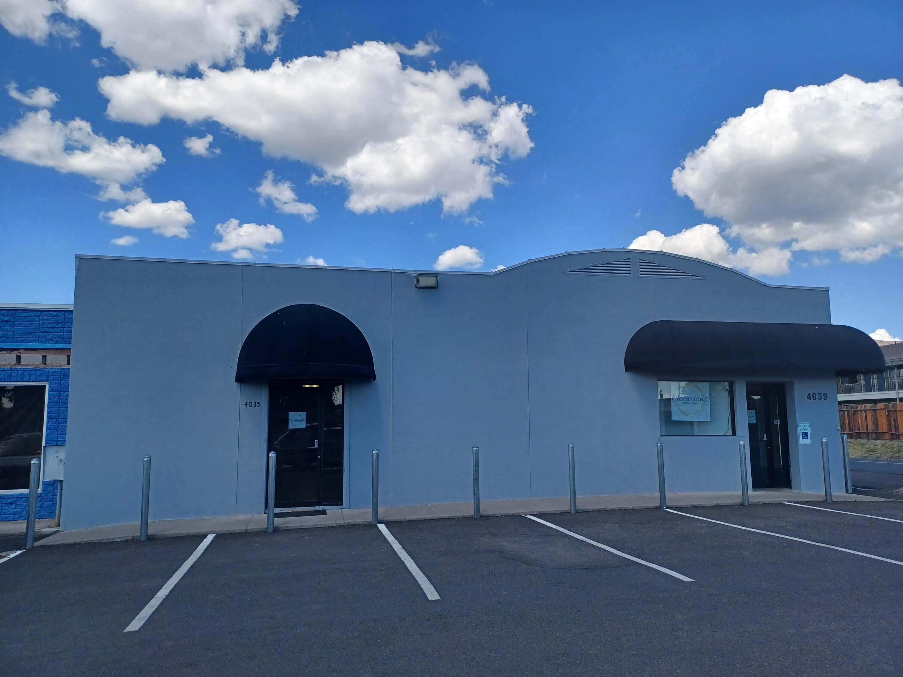 Immaculate 3,480 Sq. Ft. updated commercial building at the very desirable, high traffic So. 6ths St. location. Two large open areas as well as two smaller areas.  One bay door at the rear for street level loading.  Fenced yard with paved entrance at the rear.  Newer natural gas forced heat and air unit, on demand hot water.  Three immaculate bathroom areas. Newer Laminate Flooring in the main areas.  This could easily be divided into two units, your business on one side and rent out the other side. This is ''Turn Key and Ready to Go''.