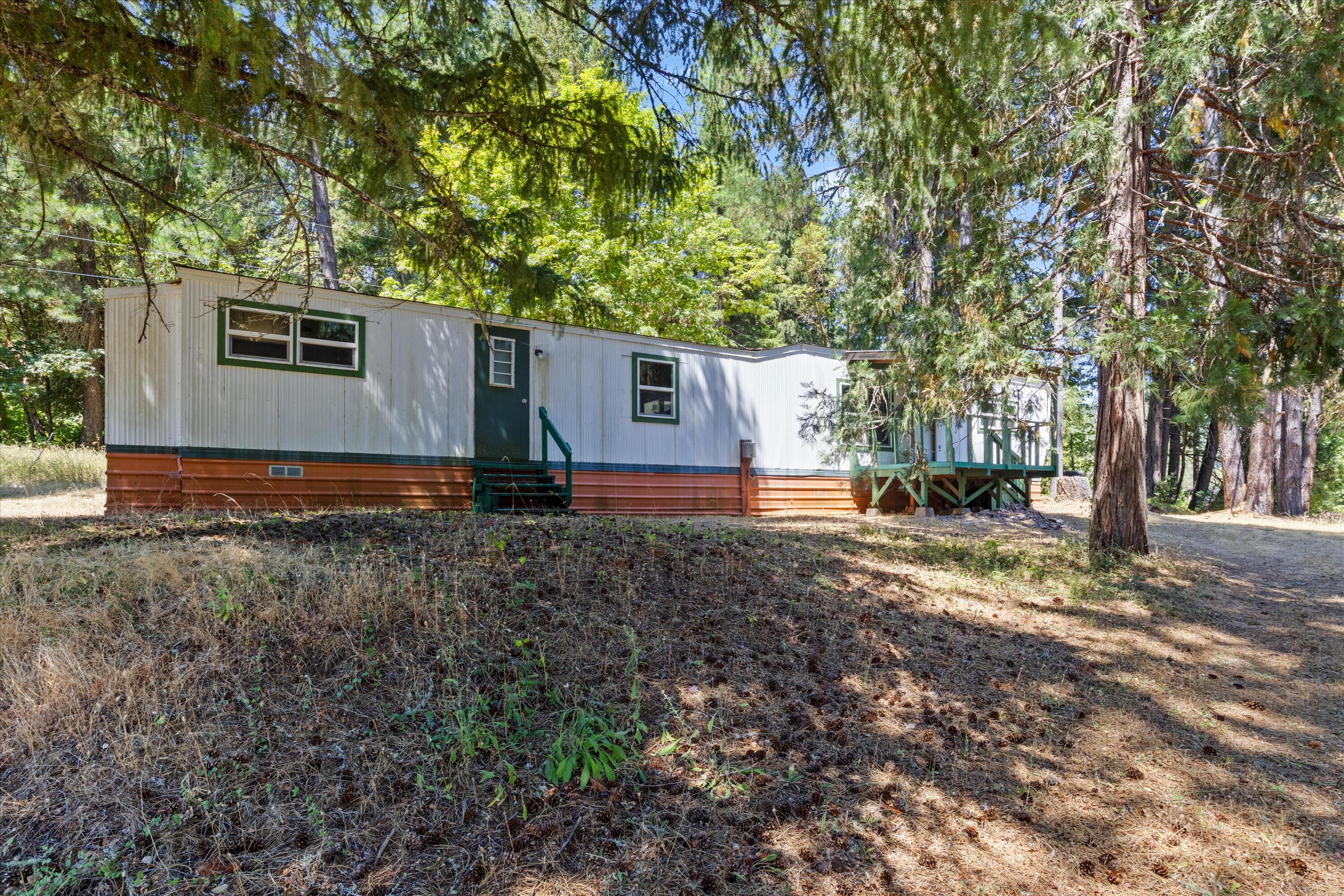 Glendale, Tow NOf Julia - Residential