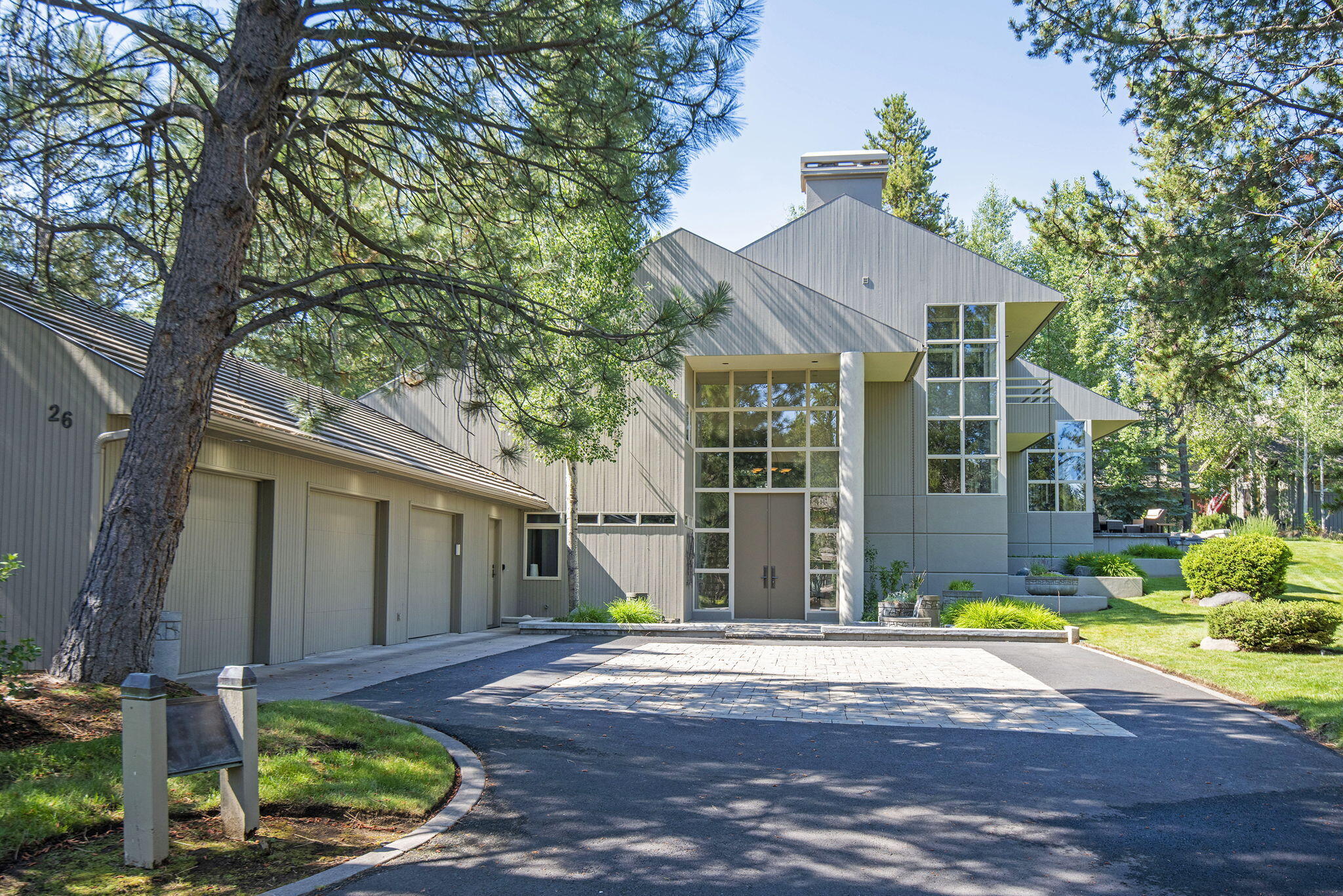 Award winning signature home; 1993 Oregon Custom Home of the Year & 2016 High Desert Design & Remodel of the Year. Located on the breathtaking Woodlands Golf
Course with expansive view of the 16 tee & fairway, national forest and mountain range. Quality construction & attention to detail greets you as you enter this award-
winning home. Property boasts 5-bedroom, 3 master suites, 5 bath, extensive living space for entertaining, yet warm & inviting, includes private living space off the master
bedroom. This high quality home has spared no cost, with upgrades at all levels, from heated floors throughout, sand-cast solid bronze hardware, 3 car heated garage with
built in cabinetry, front entry water feature, outdoor ponds and waterfall, hand-crafted floating continuous grain cabinets, custom concrete sinks, whole house sound
system, extensive patio with endless views, & covered outdoor patio with DSC grill, to just name a few. Sold Fully Furnished.
