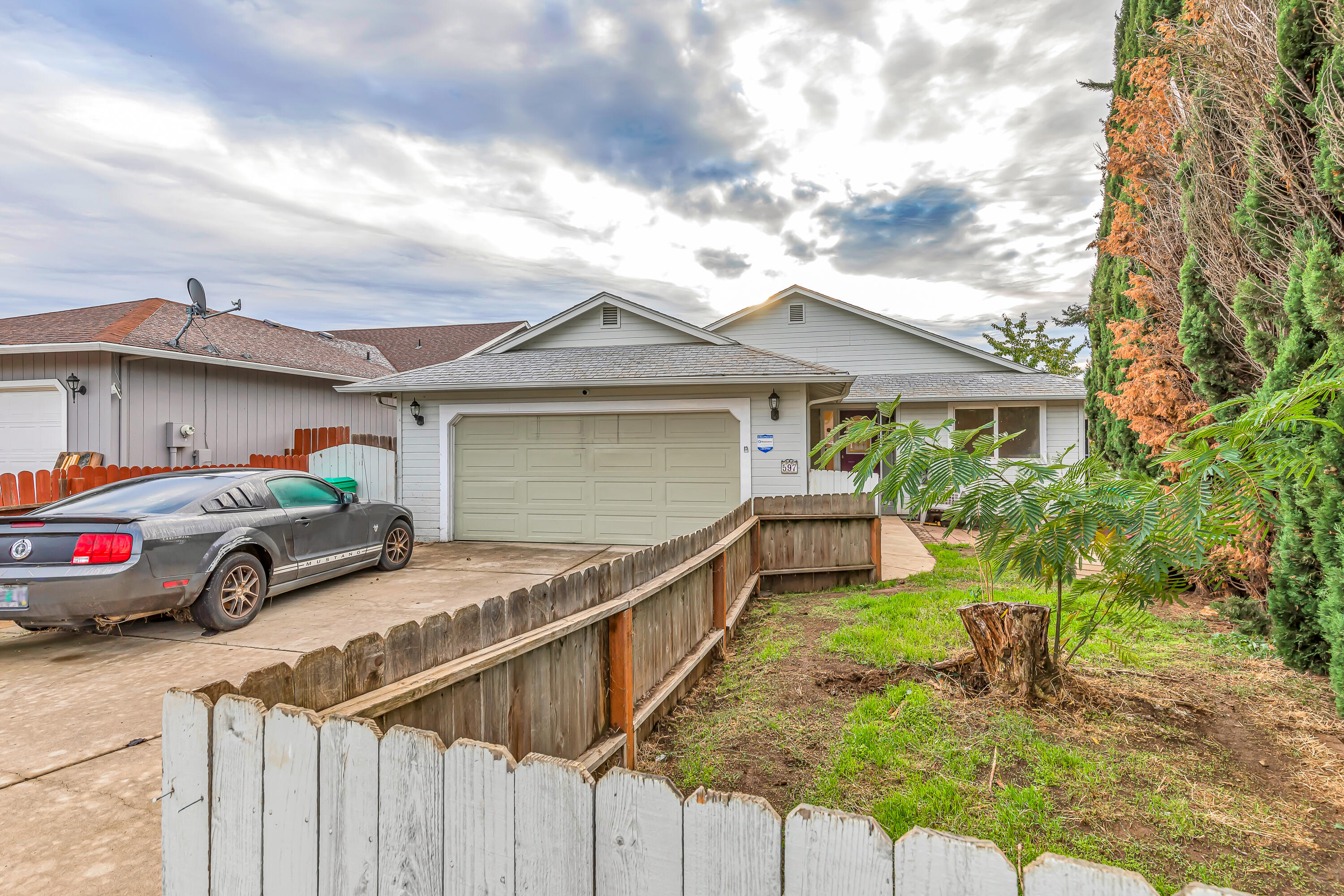 Welcome home to this stunning 2-story, 2456 sq ft home in a highly desirable neighborhood! With 5 bedrooms, 3 full baths, and an office that can serve as a 6th bedroom, it offers incredible versatility. Enjoy two spacious living areas, ideal for a multi-family setup, plus a back deck with breathtaking mountain views and a prime spot for the local 4th of July firework show. Don't miss out, schedule a showing today!
