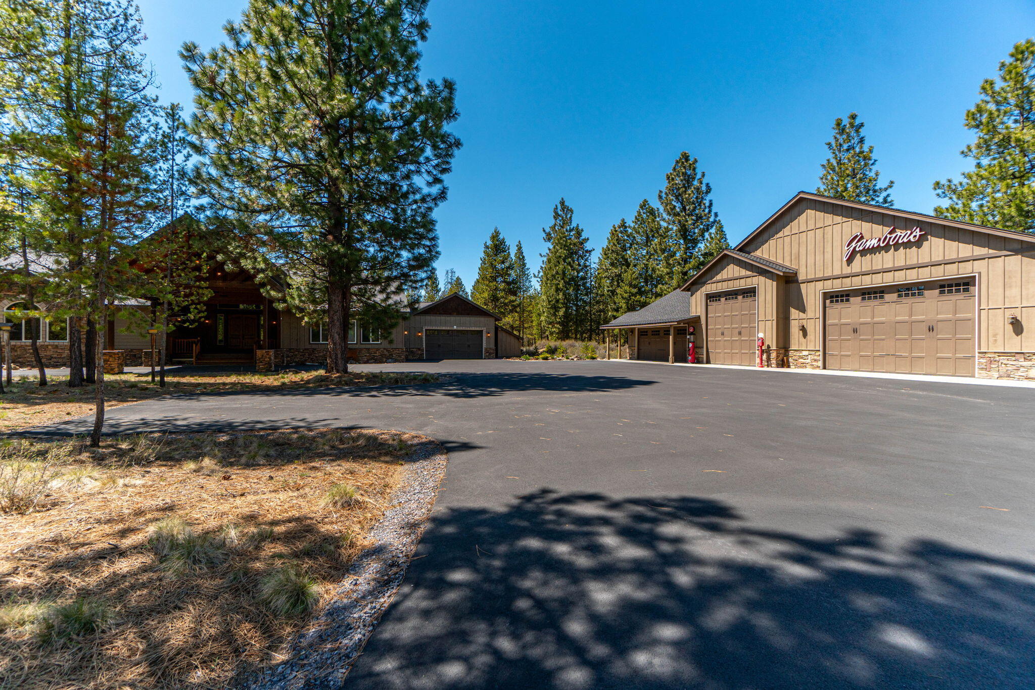 Pinewood Country Est - Residential