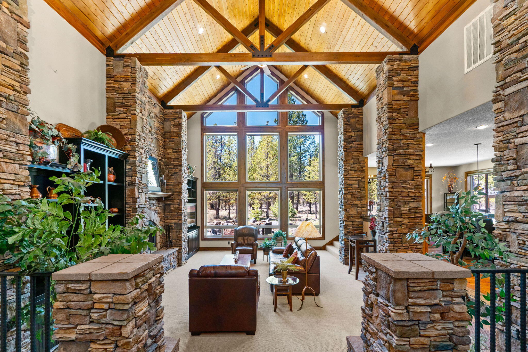 Pinewood Country Est - Residential