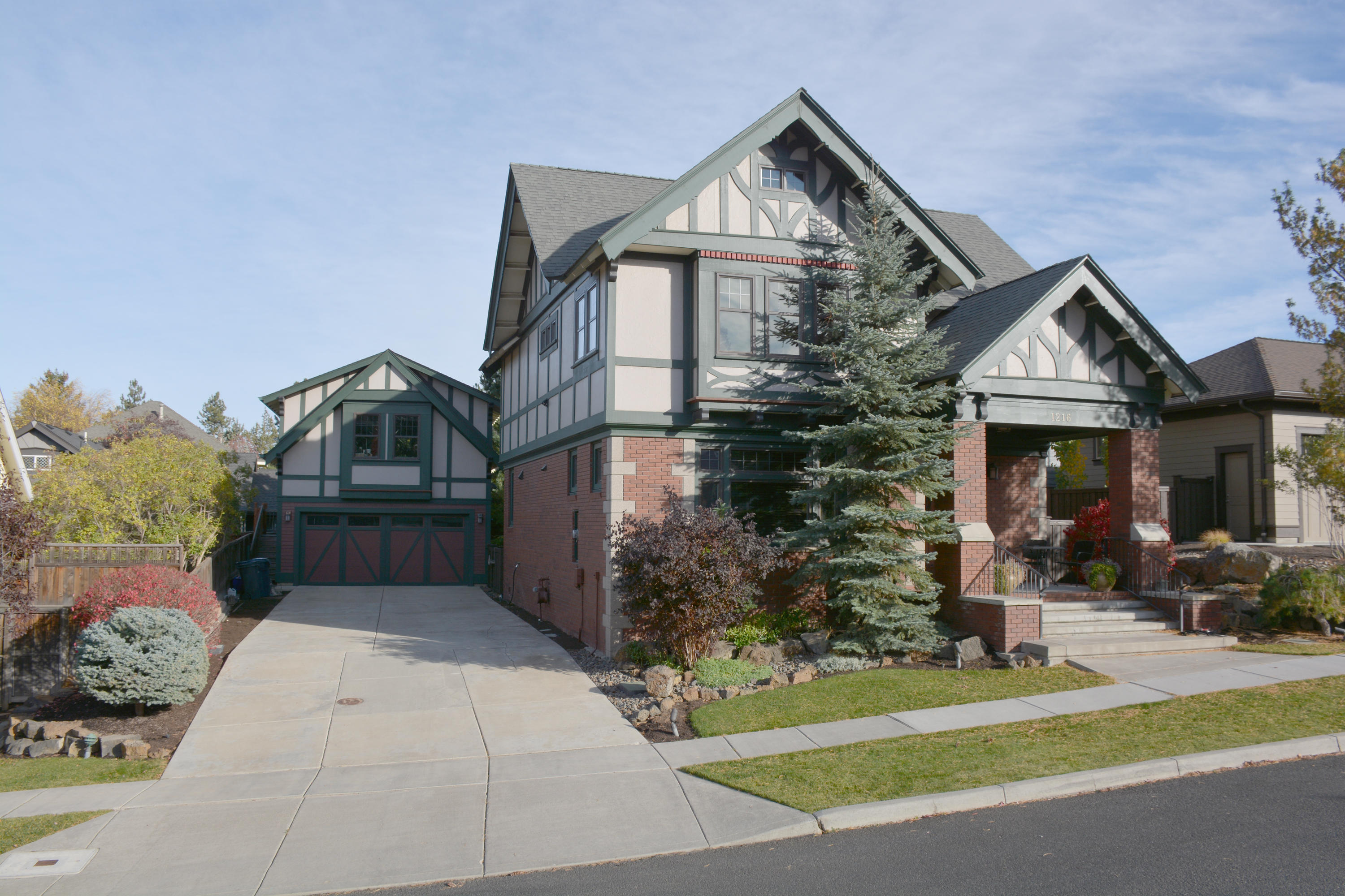 ,Builders personal home with legal ADU over garage rents for over $1800. Built by Skylight Homebuilders. Close to Old Mill District, Parks, Restaurants, River, Hiking & Biking. Charming historic architecture English Tudor style 2-story 2,803 sq ft home with finished 3rd floor perfect for yoga or workout space 3rd floor not habitable. 3 bedrooms, 2.5 baths. Stone floors covering entire lower floor, slab granite counters, Dacor 48'' 6 burner range, Sub Zero refrigerator. Large open vaulted beamed ceiling in family room. Master on 2nd level has vaulted beamed ceiling. Master bath has heated stone floors, cast iron claw foot tub, custom shower. Back yard features a covered deck and large flower garden. ADU has vaulted ceilings, full kitchen and bath, air conditioning, stacked washer & dryer. The owner used the value method for the price of the ADU $1800 per month = $250,000. If you take subtract value for the ADU of total price $1,140,000 less $250,000 = 890,000 for main house. Great Value