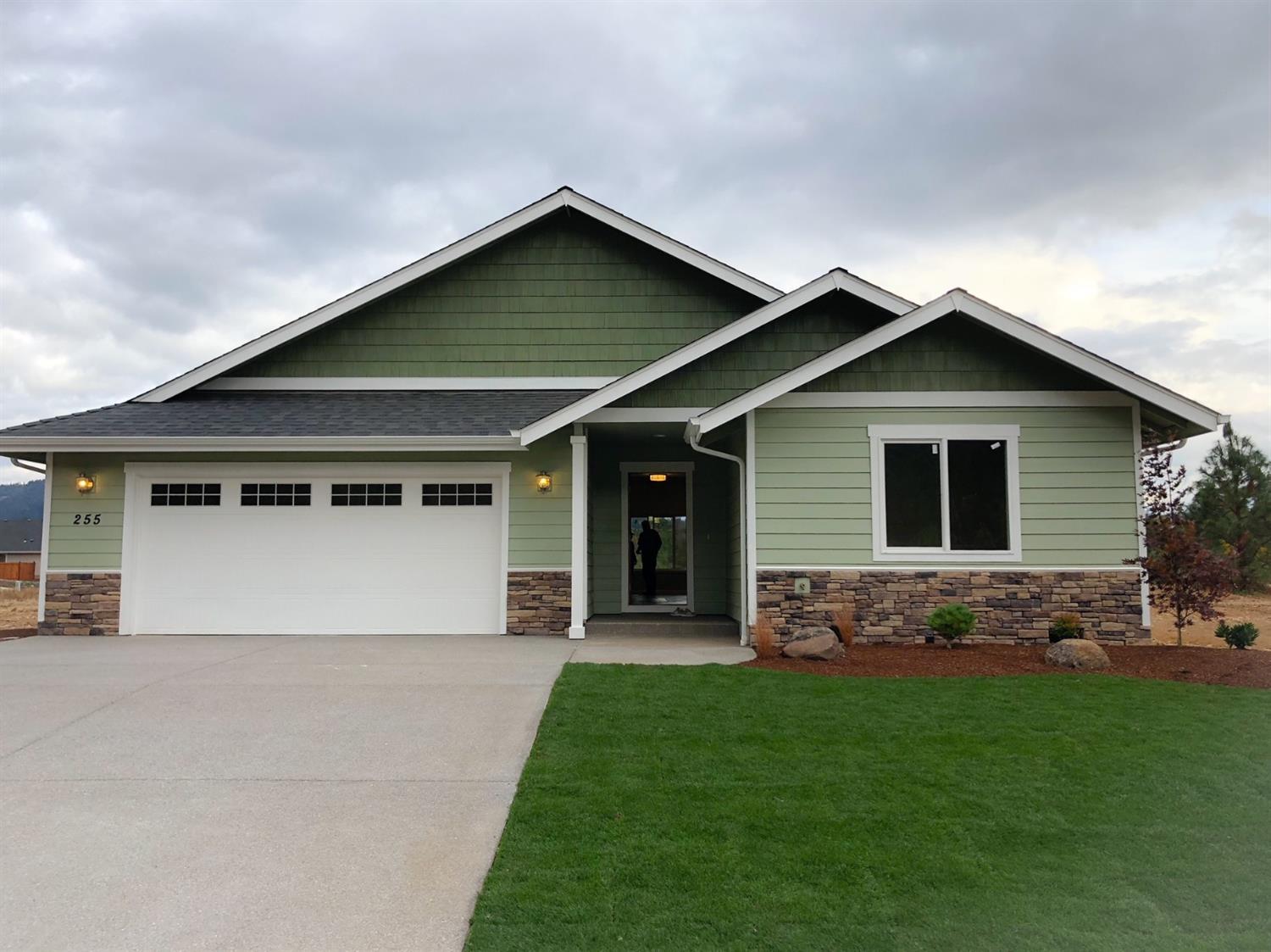 Cave Junction's newest homes in Pomeroy River Estates. These homes will have access to the Illinois River with 19 acres. Gated community is open to all ages. Pictures shown are houses completed or going to be built.