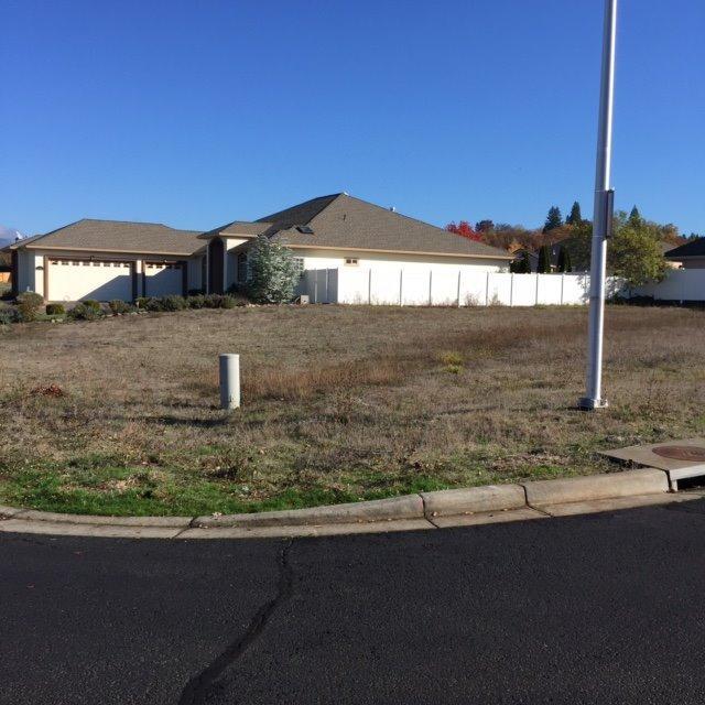 Ready to Build!! One of the few left, flat lot in the Eagle Point Golf Community. This one will go Quick!!