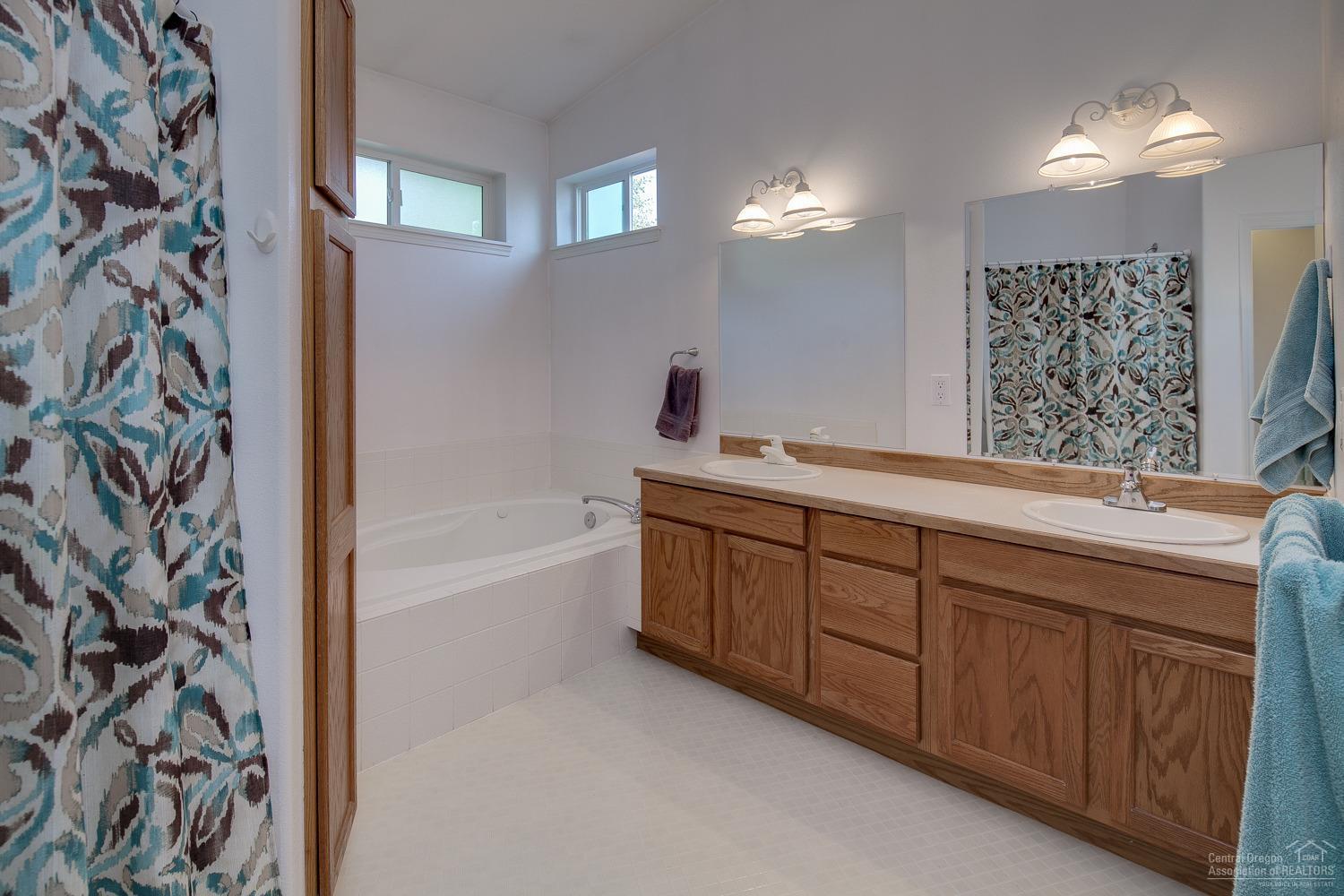 Vall - Residential