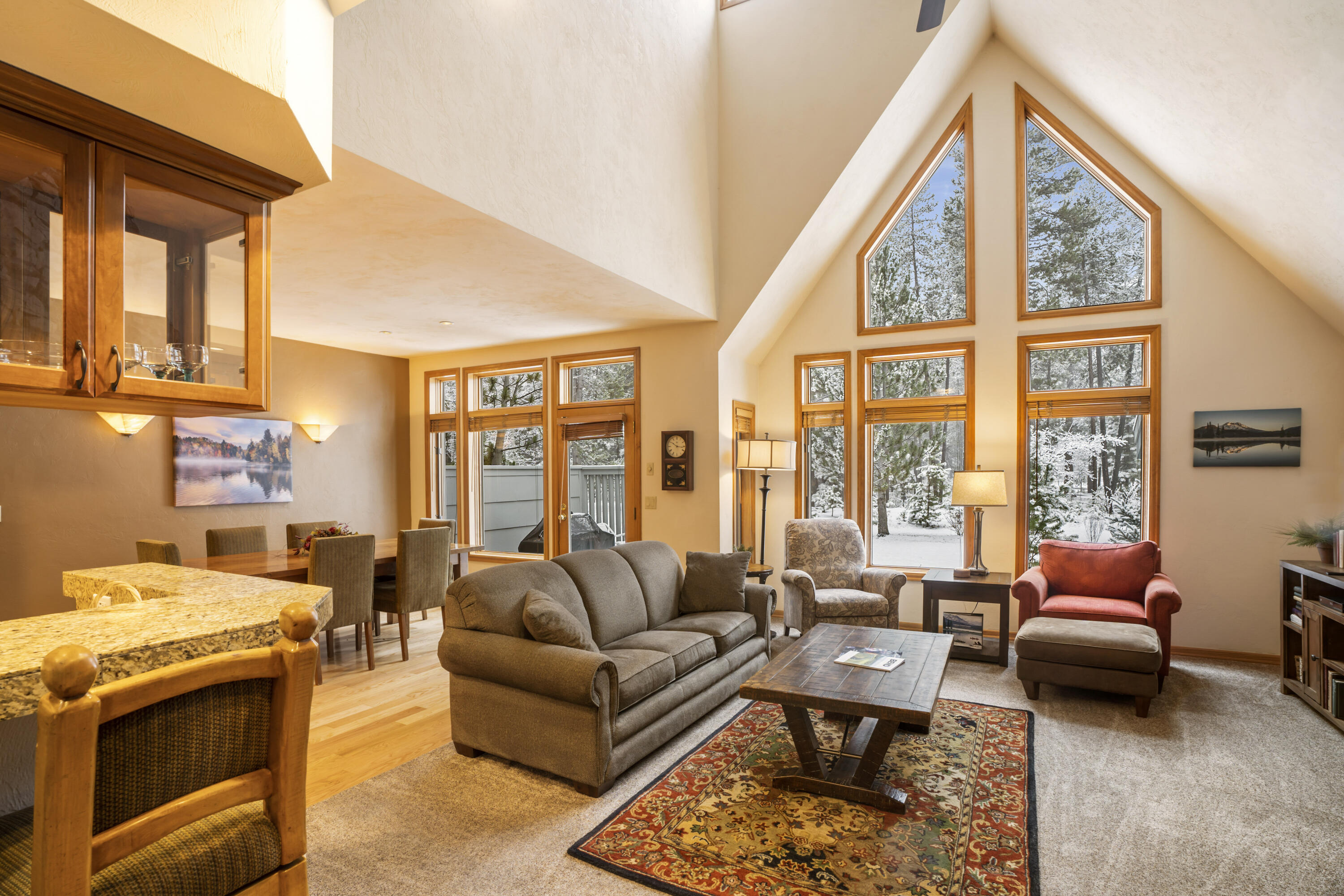TH# 18 - B -- 10% (5 Week) Deeded ownership in this large beautifully decorated and furnished townhome.  
Townhome #18 had a full interior refurbishment in March 2022.  The home has new carpet, hard wood floors, furniture, beds, bedding and it also has a new furnace, water heater and A/C unit.  

This home has a private back patio facing Sunriver open common area- the home is also very close to the walking/bike path, about a 5-7 minute walk to the Village at Sunriver.   
StoneRidge has a clubhouse with a pool, workout room, Jacuzzi/hot tub, steam room and sauna. Tennis courts and bikes available. A professional management team is onsite to assist with any needs owners may have. This home is a rental option home and you can exchange weeks through RCI.