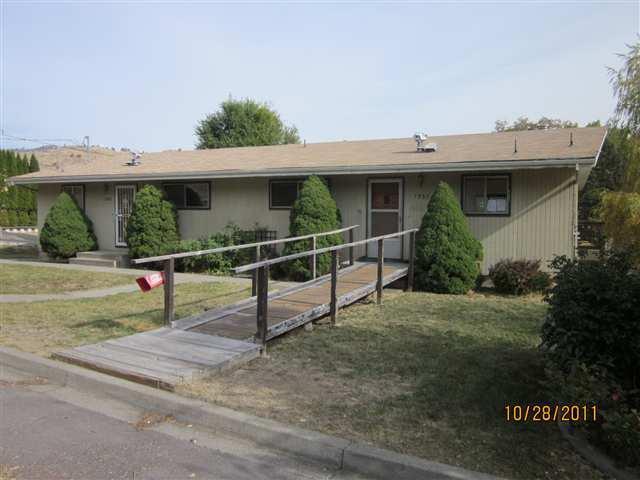 Great Duplex In The City! 2 Bedroom 1 Bath Units With A Daylight Basement For Additional Living Area And Garage. Plenty Of Parking. Nice Rental Area, Close To The Hospital. Not Much Work Needed, Priced To Sell!$1000 Minimum Em Required Along With A Prequal Letter Or Proof Of Funds. No Promissory Notes Accepted.