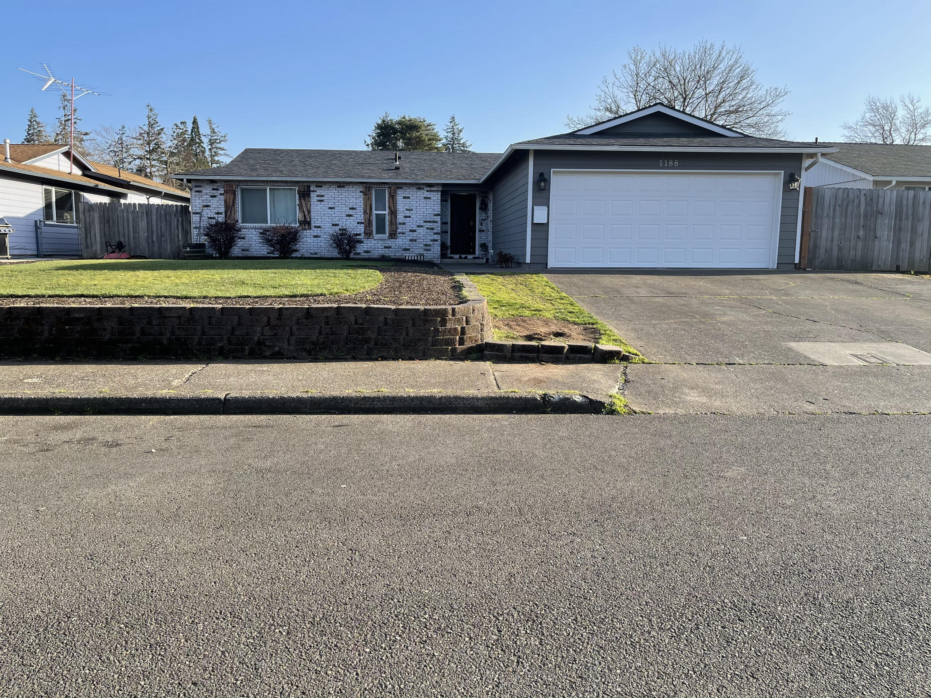 Located on a cul-de-sac! Remodeled 3 bed 2 bath 1285 sf single story on .16 of an acre is move in ready. This home features an open floorplan, huge kitchen 
island w/breakfast bar, back deck, storage shed, new roof, furnace & AC in 2019. Close to shopping, schools & parks.