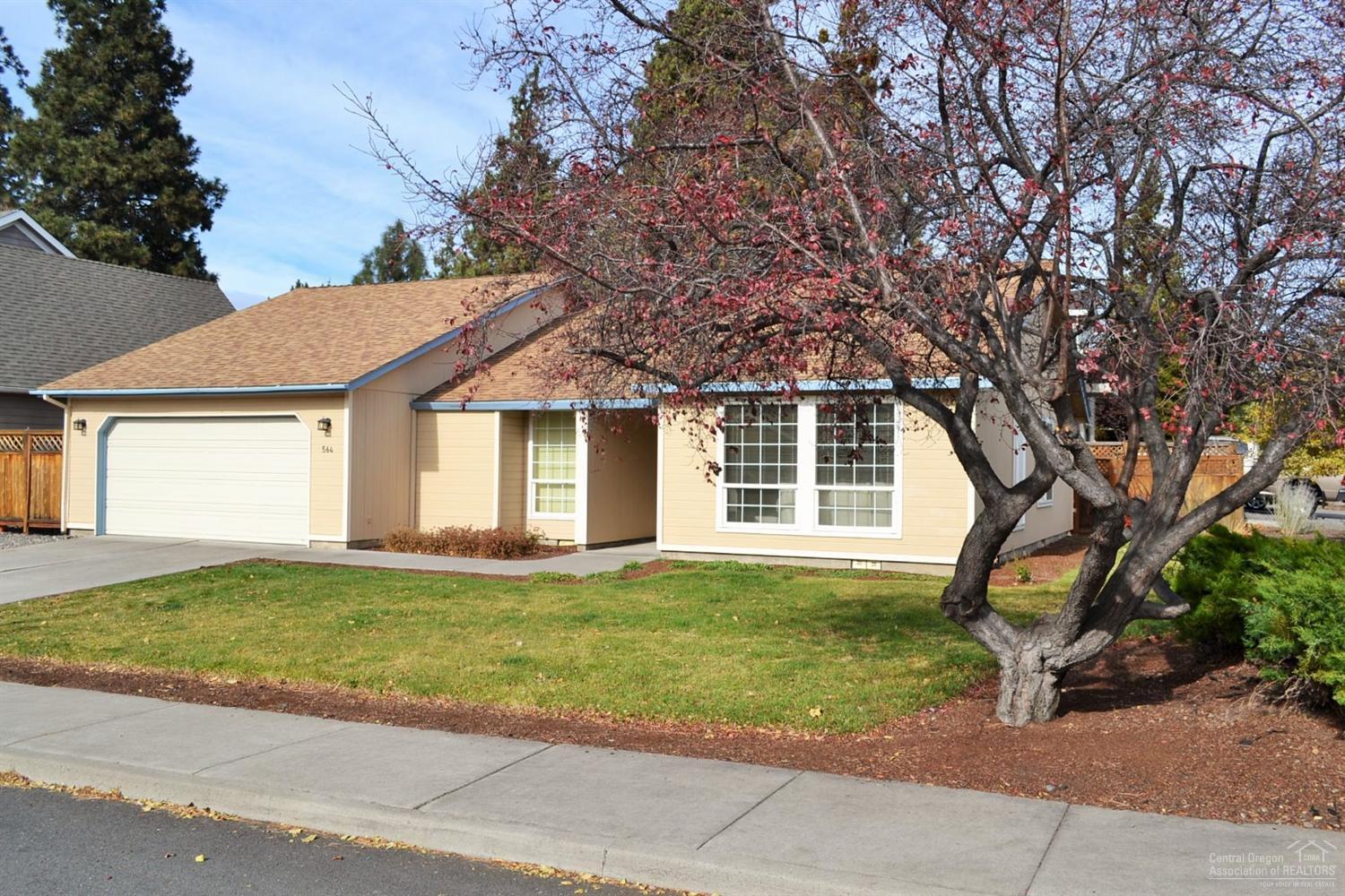 Very Nice 3 bedroom 2 bath approx. 1,371 Sq,Ft. Home on a corner lot with a grafted apple tree and flowering plum, Close to Shopping, hospital, schools. Granite counters in both bathrooms. Master bedroom with walk-in closet and its own bath. Built-in cabinet in dinning area, Gas forced air heat, air conditioning, Fenced back yard. Garage has hot/cold water for washing cars,