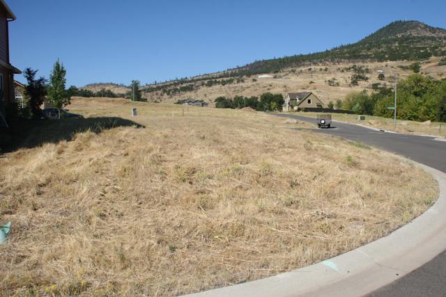 Great building lot in the Forest Ridge Subdivision located in East Medford in an area of nice homes. All information deemed accurate but not verified and subject to change.