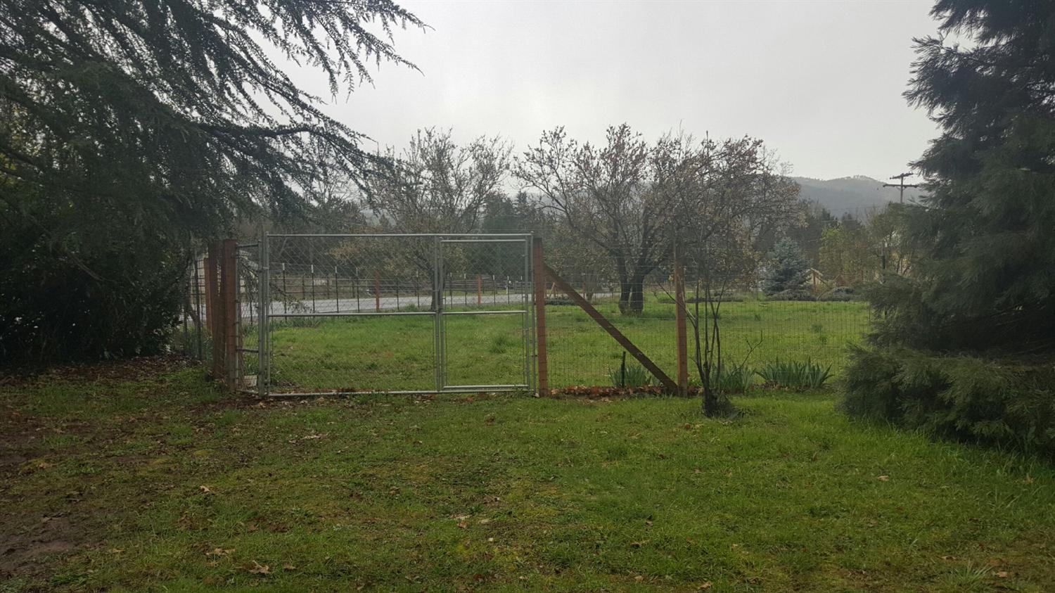 Fantastic Location with the perfect amount of Land! Main level Master, versatile floor plan, great natural light throughout. TID rights, detached garage and so much more!