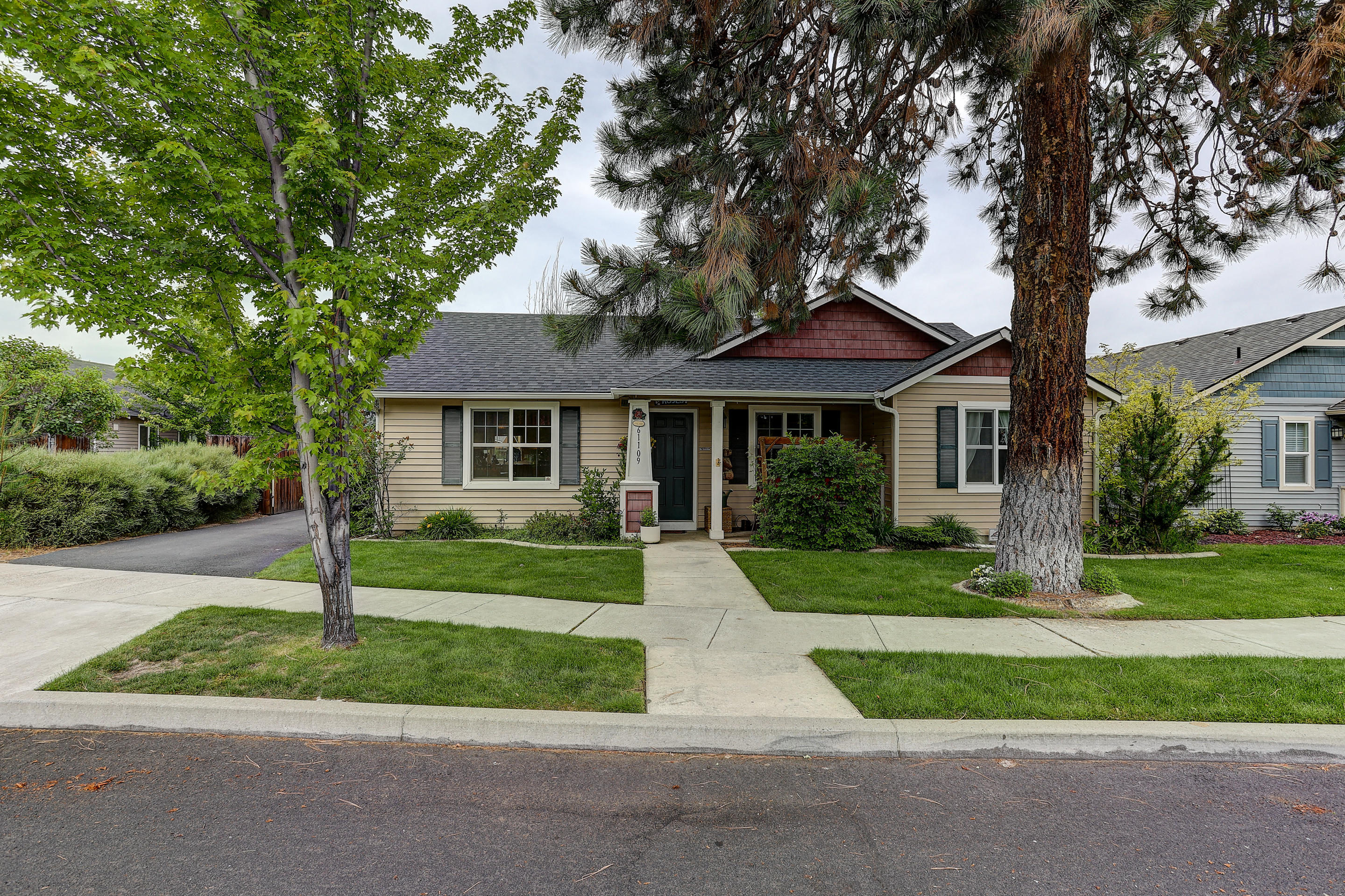 Located in the ever popular SE Bend neighborhood of Larkspur. Some of the homes stand out features include, New floors & roof, stainless appliances, well maintained & irrigated front and back yards, terrific location steps from school & parks. This is a terrific neighborhood and home for those looking to enjoy all that Bend and Central Oregon have to offer.