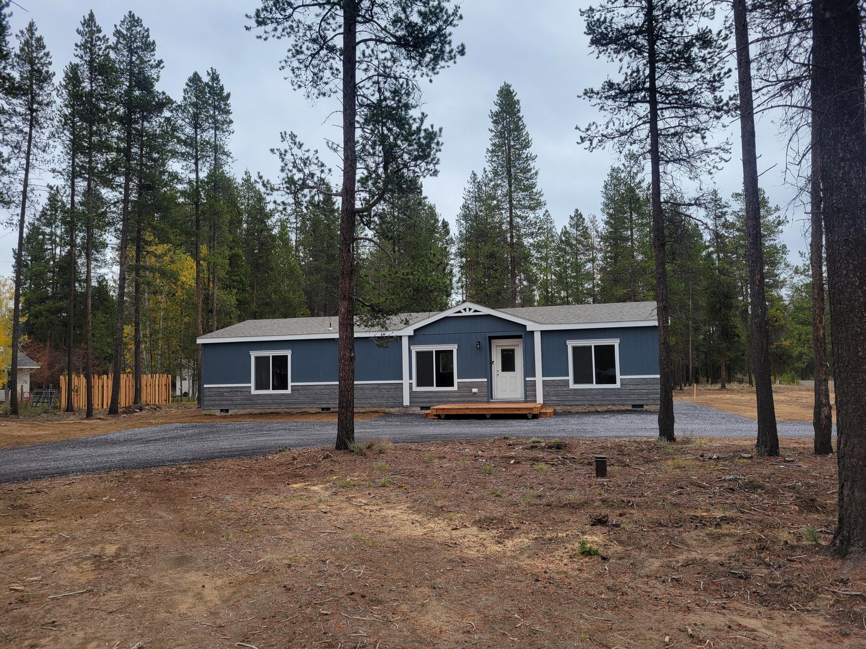 Los Pinos - Residential