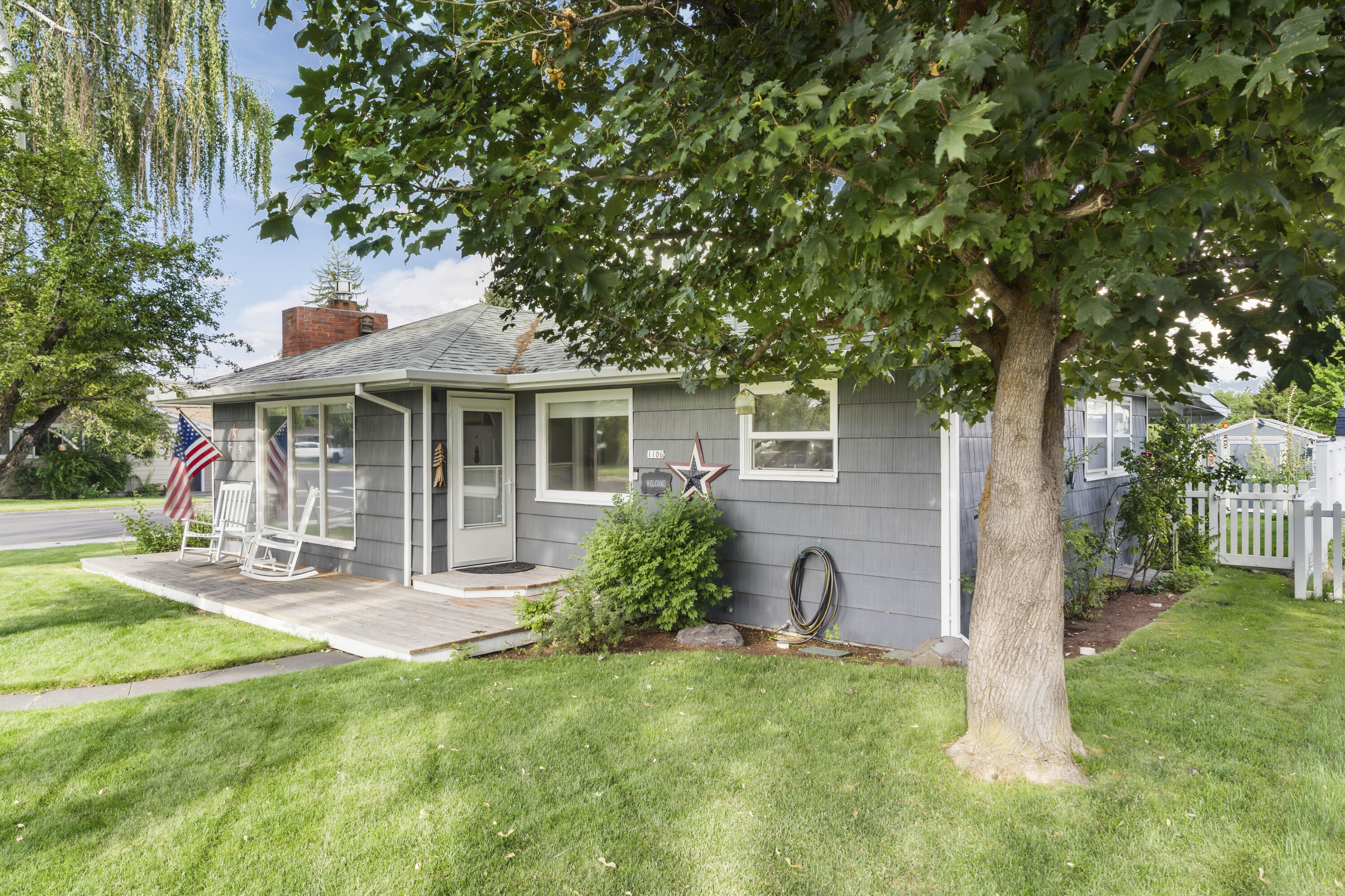 Charming and move-in ready, this 3-bedroom, 2-bathroom home offers 1,224 sq ft of thoughtfully updated living space. Nestled on a corner lot, the property showcases mature trees and meticulously maintained landscaping that add both privacy and curb appeal. Close proximity to nearby parks, schools, restaurants, and shopping. An attached garage provides additional convenience, while recent upgrades include a new A/C unit, new furnace, new carpets in the primary bedroom, and updated paint. Inside, you'll find timeless hardwood floors, elegant granite countertops, and an upgraded bathroom vanity.
Located in Redmond's desirable R-5 Zoning, this property offers incredible versatility—whether you're looking to establish a short-term rental, develop a multi-family complex with less restrictions, or settle into a comfortable home of your own. With its combination of thoughtful improvements, attractive setting, and zoning flexibility, this is a rare opportunity you won't want to miss!