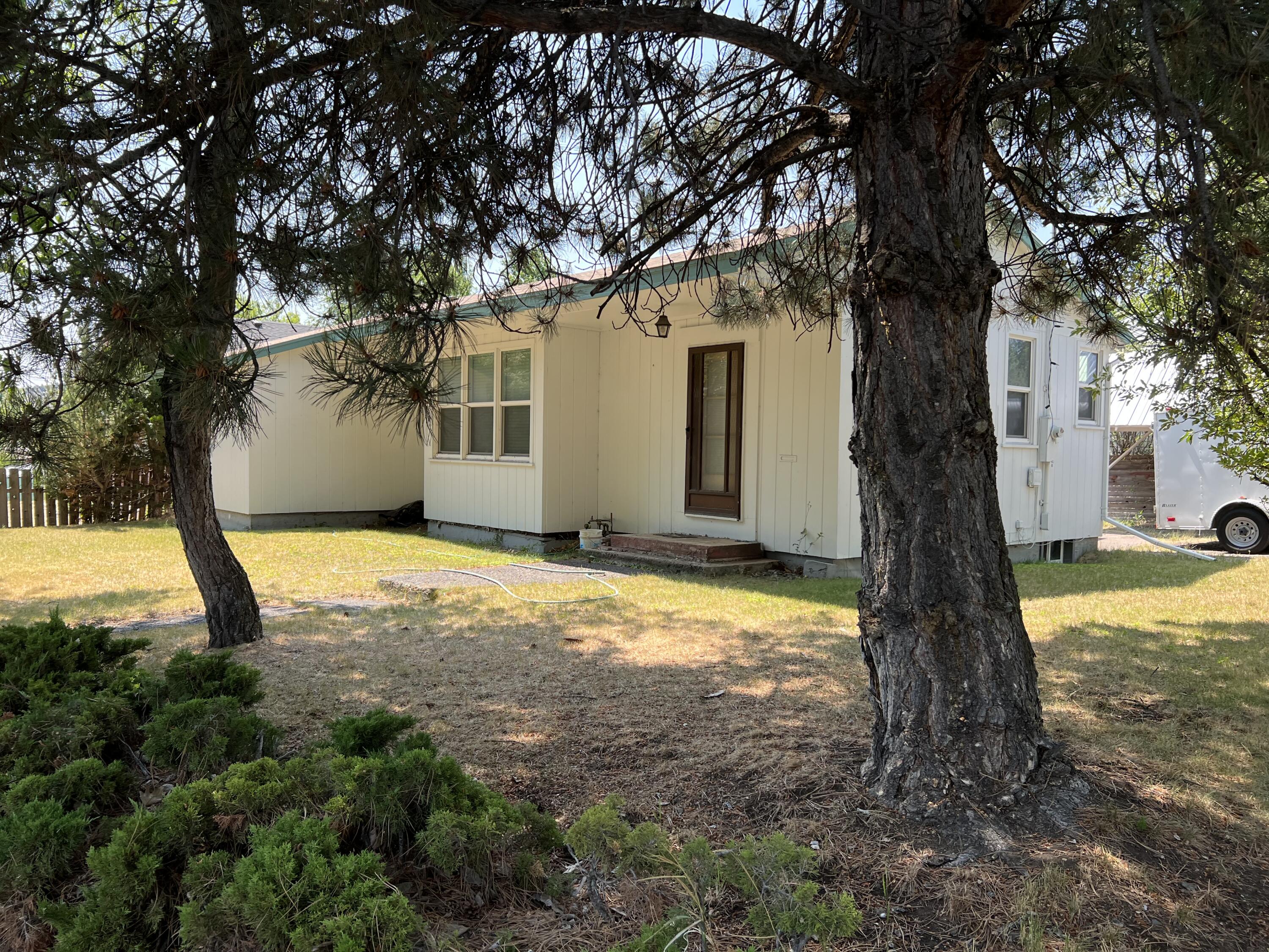 Super cute, very clean move in ready, 3 bed/1 & 1/2 bath, 1095 sq. ft. home on approx .12 acre. Hardwood flooring, vinyl in the kitchen area. Nicely treed property with a detached carport. 2 bed/1 bath on main floor, 3rd bedroom/½ bathroom and washer/dryer are located in the basement area. A must see...
