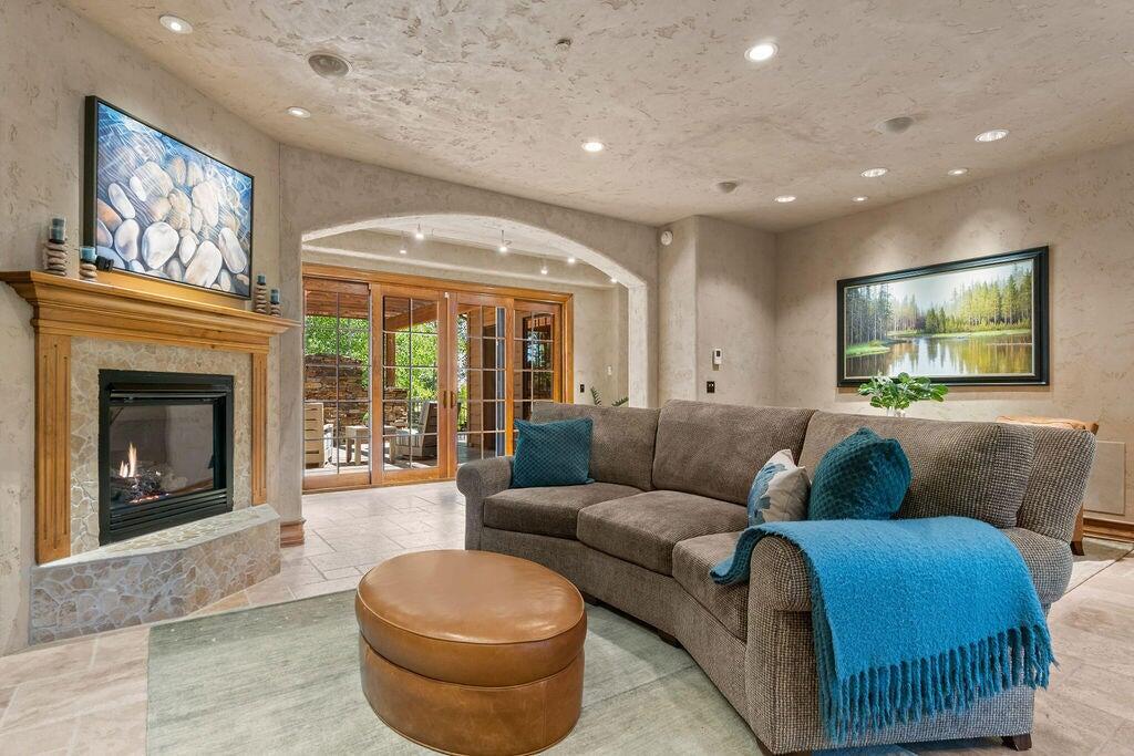 The Highlands at Broken Top - Residential