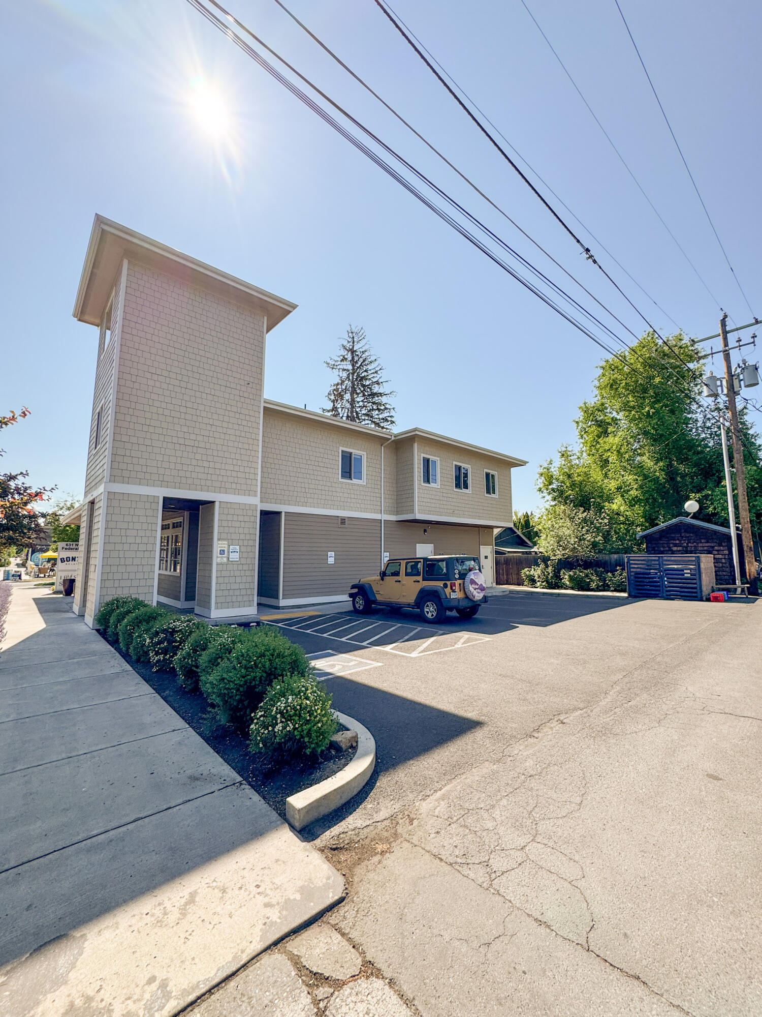 Highland - Commercial Sale