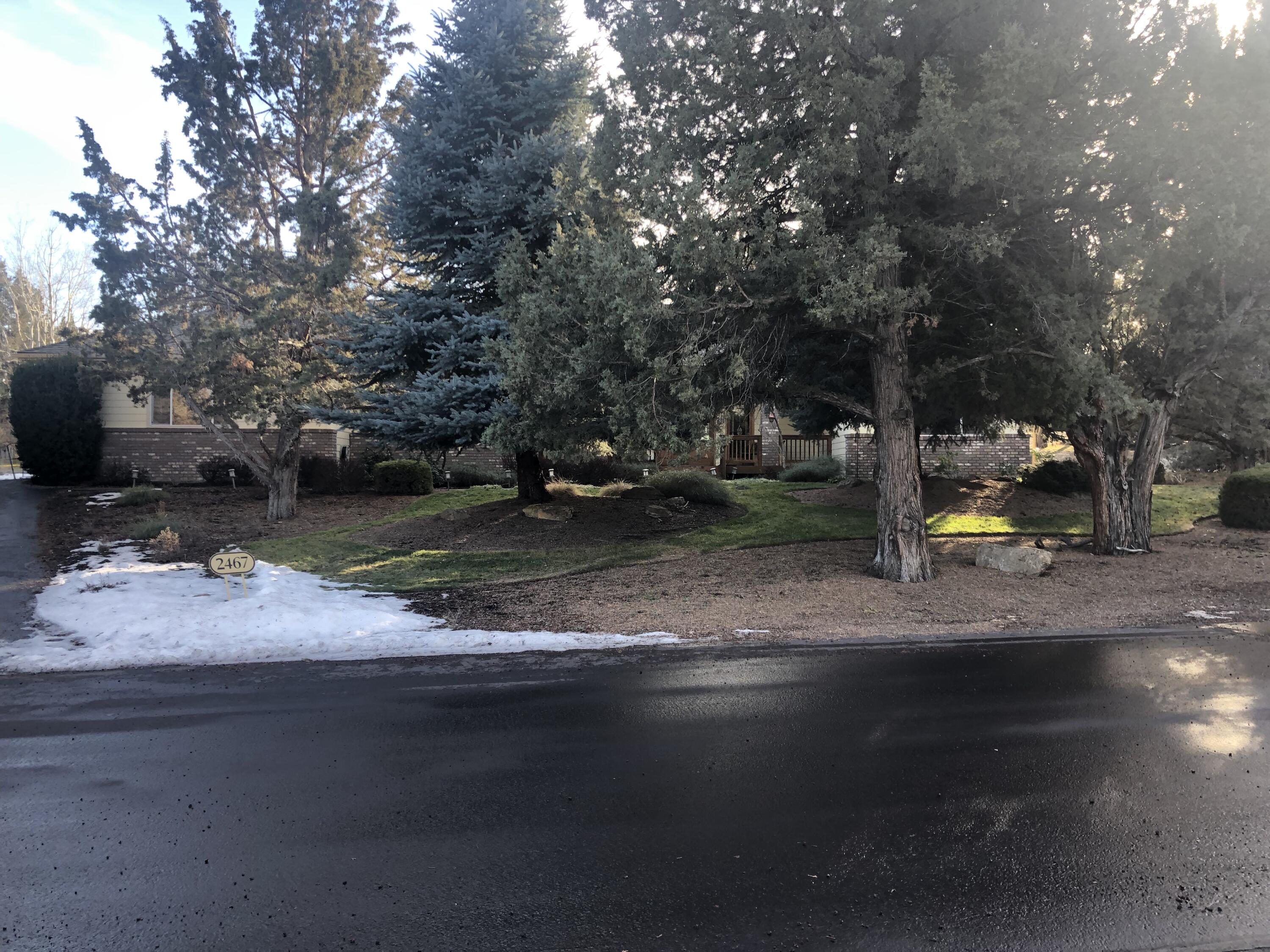 Don't miss out on this single level three bedroom home with 2 bedrooms being ensuites.  One ensuite has private access from outside.  The home is on the Resort side of Eagle Crest  and backs up to the golf course.  Large spacious office, 3 car garage,  remodeled Kitchen, open floor plan, amenities galore!  From your front door of this corner lot it is an 8 minute walk to the beautiful Deschutes river! Don't miss out on this amazing home.