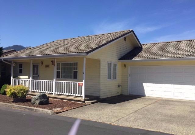 Community 55+ Rural Living in this GREAT 2 bedroom/2 Bath home in the beautiful City of Rogue River. This one will not last long at this price. Nice and clean. $100/mo HOA