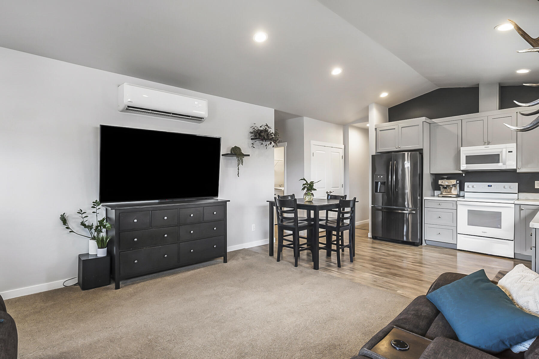 Huntington Meadows - Residential