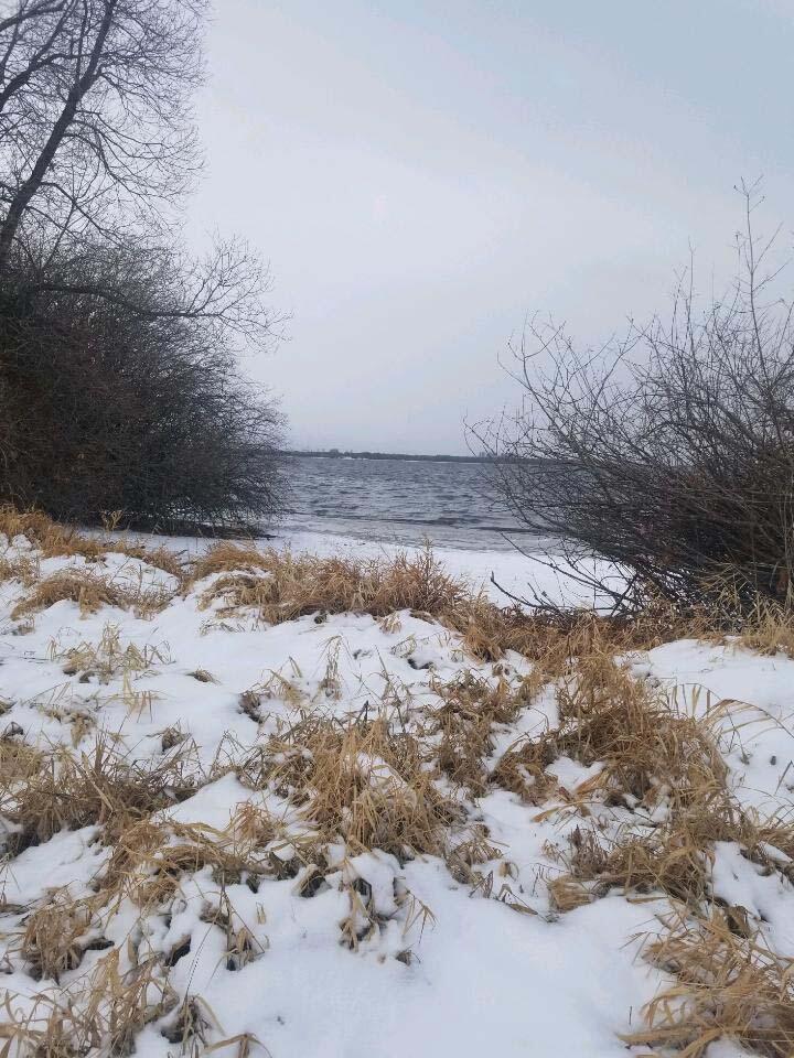 Over 2 acres of waterfront property in Chiloquin. Beautiful views of Agency Lake and Cascade Mountains. Lot is next to common area.