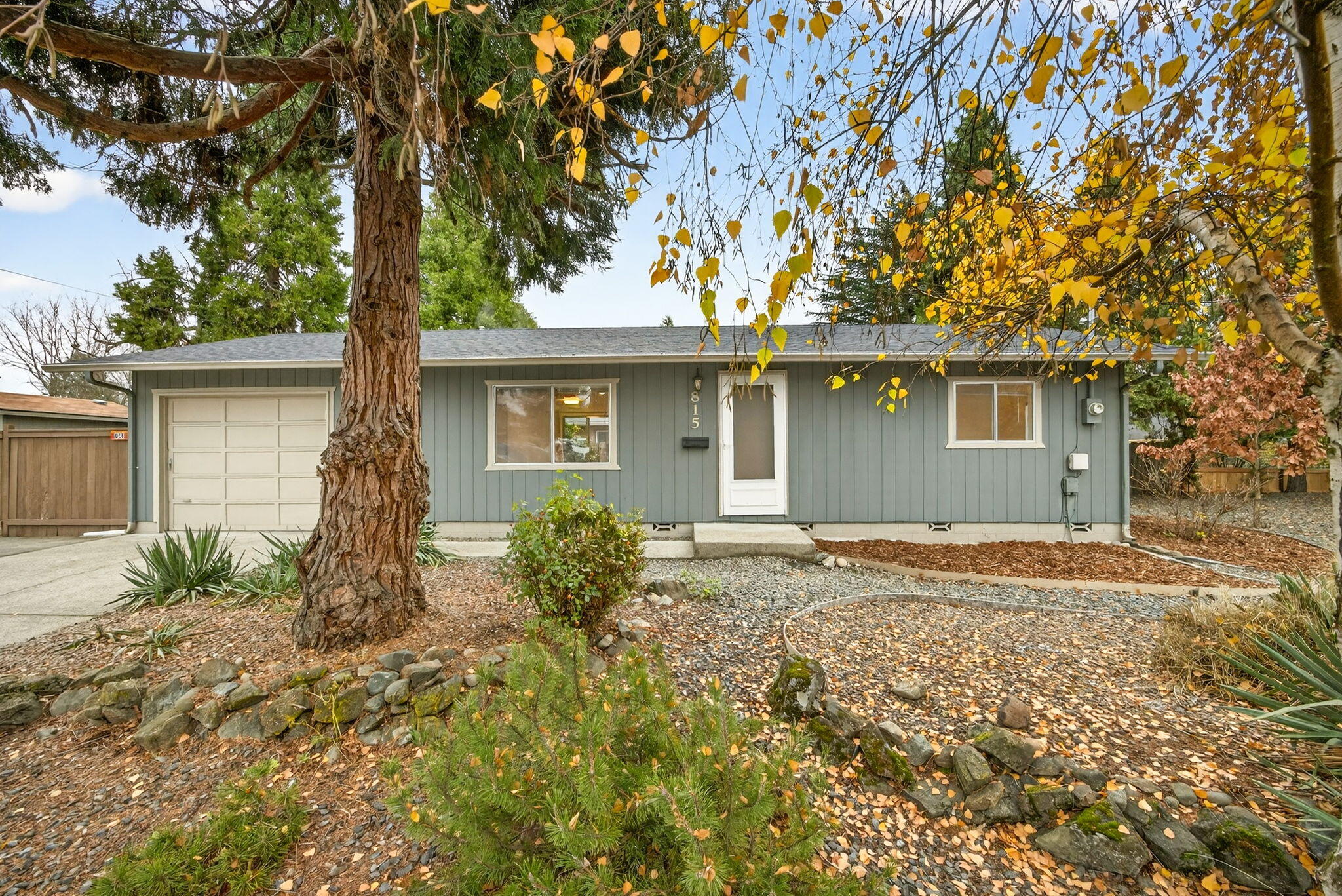 Curb Appeal.  Featuring a sweet 2 bedroom, 1 bath home with 912sf; built in 1989. New counter tops in kitchen and bath, carpet in bedrooms.  Newer roof and water heater. Slider to the deck; bring your bar-be-que. Laminate flooring will make clean-up a breeze.  Attached 1 car garage; fenced corner lot. Move in ready; District 7 schools. Convenient location; close to shopping and hospital.