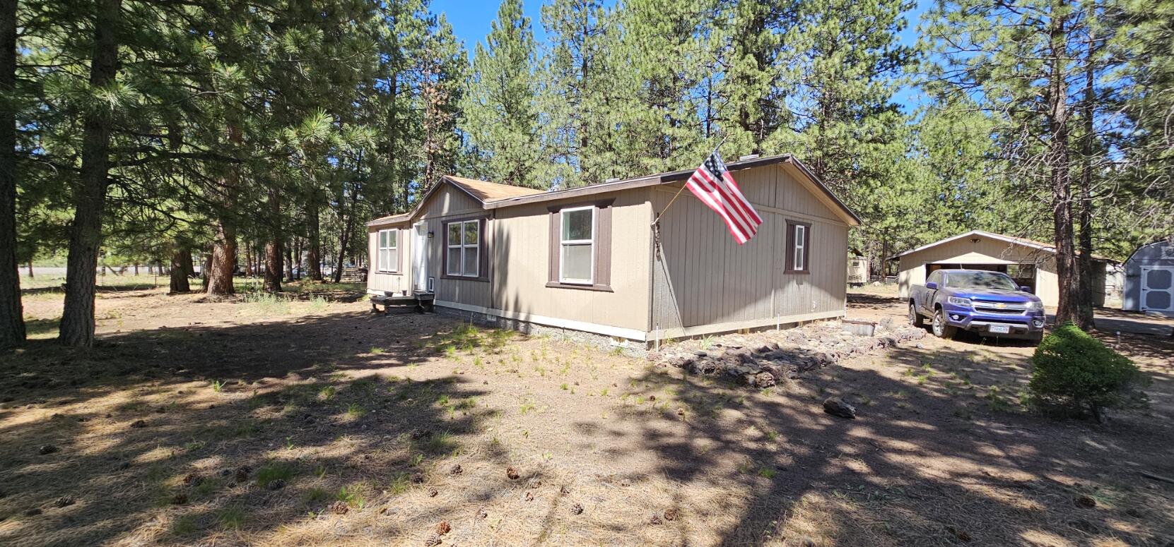 Affordable opportunity on a spacious 1-acre corner lot! This 3-bedroom, 2-bath home offers 1,188 sq ft of potential with room to make it your own. Home needs updates and some TLC, but the layout and location provide a solid foundation.
Detached double-car garage and ample outdoor space. Just minutes to National Forest access and the Cascade Lakes—perfect for outdoor lovers.
Being sold AS-IS. Bring your vision and unlock the possibilities!