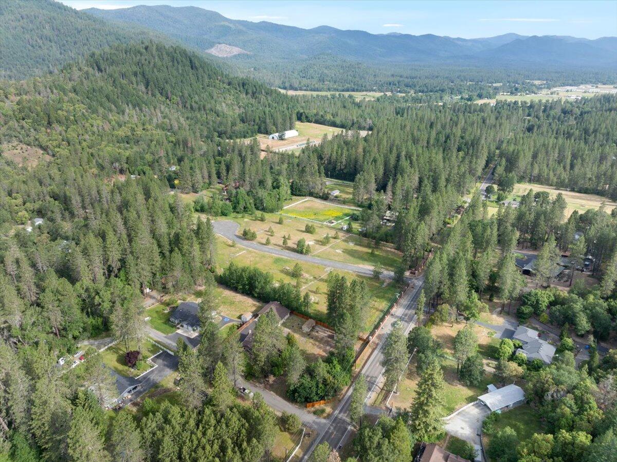 Rogue Acres - Residential