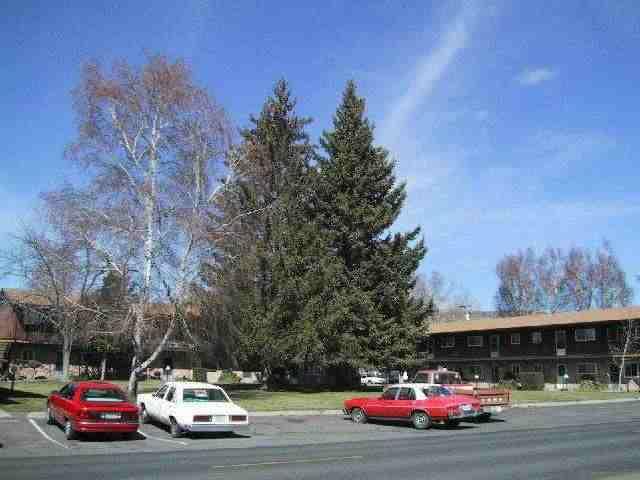 Klamath Falls Premier Multi-family Property 95 Units With 3 Townhouses And Approved Addit 4 Groomed Acres, Includes Rec'r Center With Pool And Sauna's Rent Upsides Give Potn;l Net Of $350k, 11 Cap