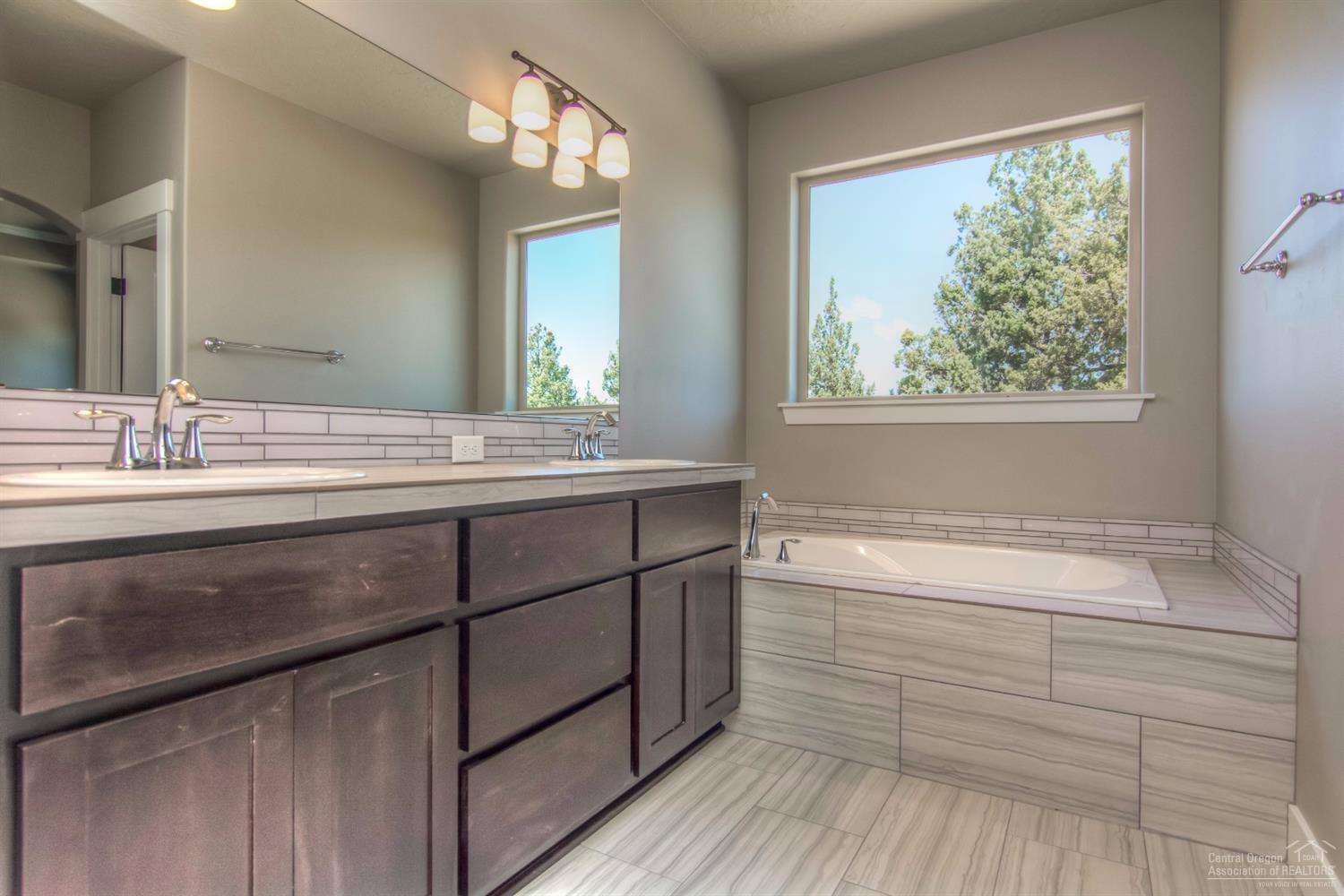 Viewpoint Ridge - Residential