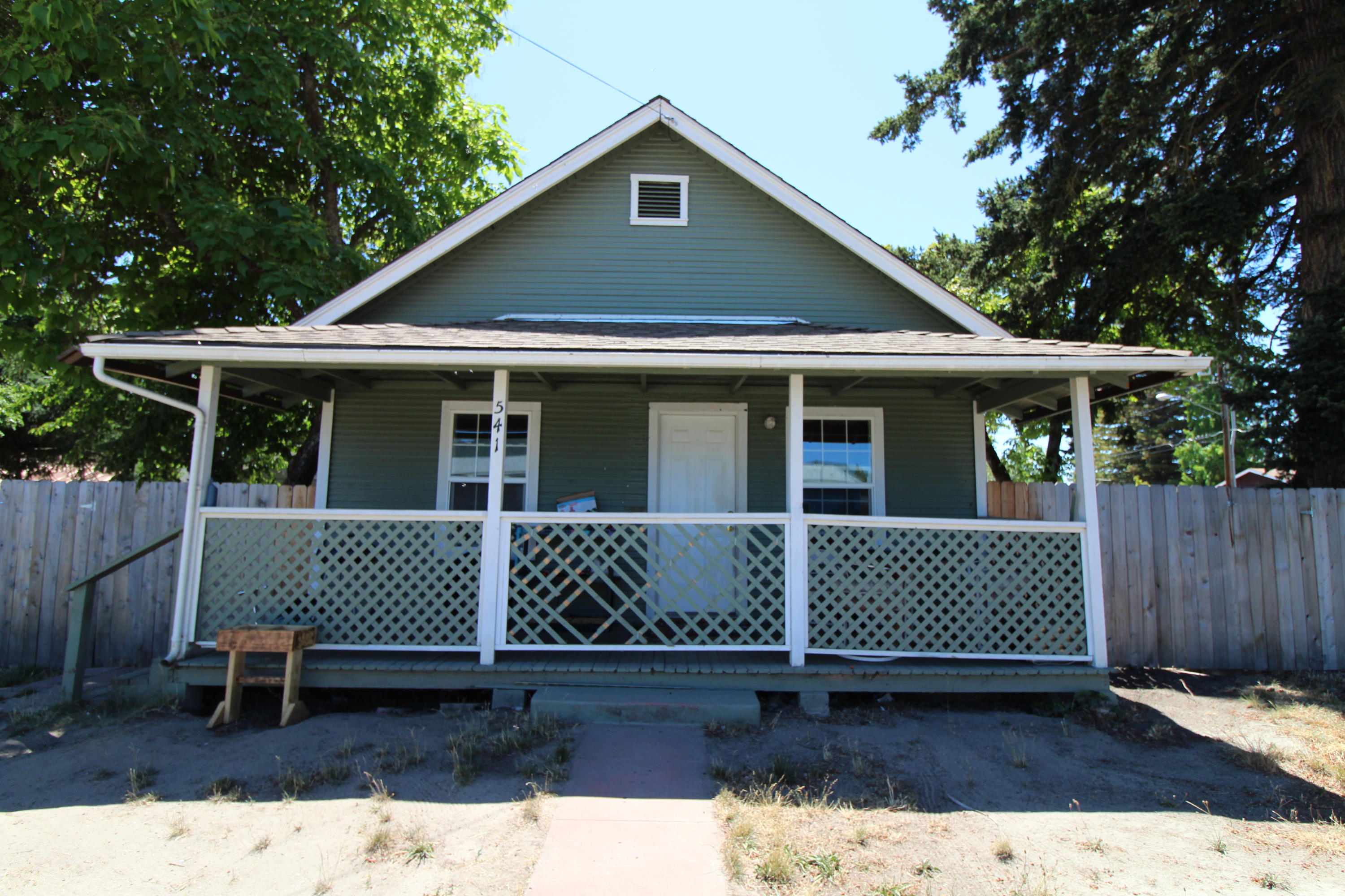 Great Investment home! This cute 3 bedroom, 1 bath cottage sits completely  fenced in on a spacious corner lot close to downtown. Built in 1900, this century old home has loads of charm and good bones. It features updated double pane windows, hardwood floors, an spacious kitchen, a full laundry/mudroom and a detached garage. 
Call today to schedule a showing! All information deemed accurate but not guaranteed and subject to change at any time.