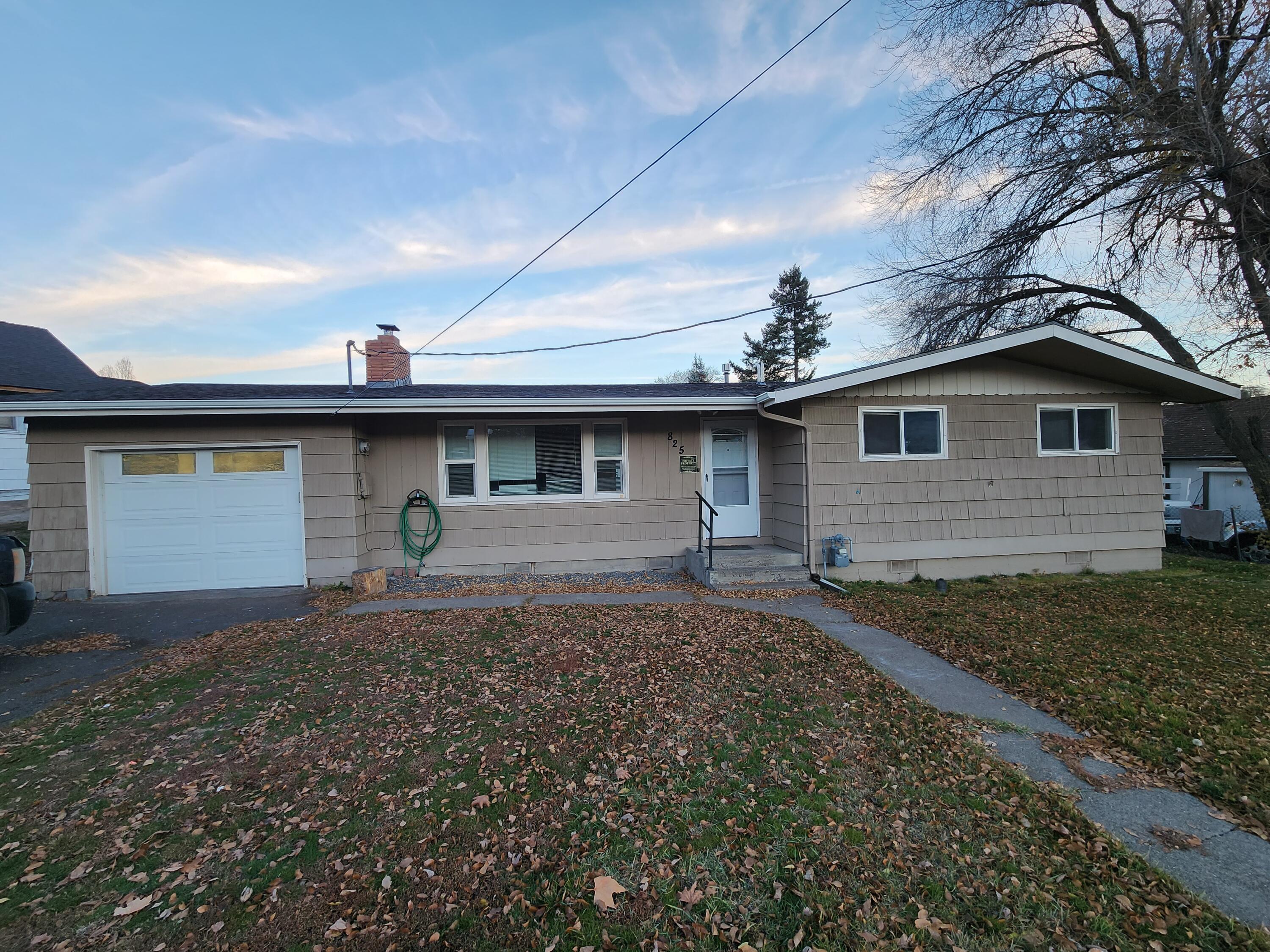 3 bd/1.5 ba house with ample back yard and shop, close to downtown shopping and restaurants, lots of storage space, endless possibilities!