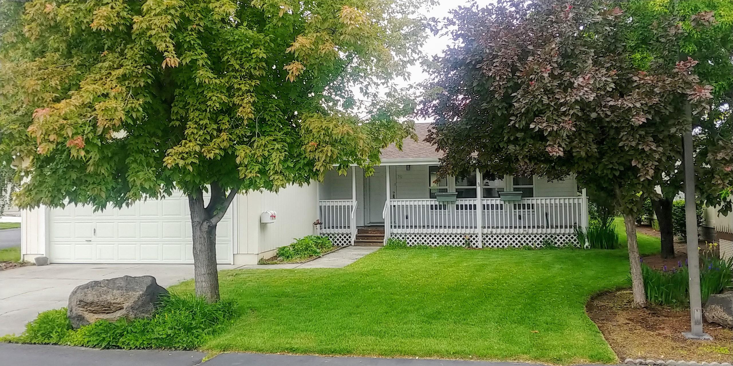 2 bedroom 2 bath in highly desirable Snowberry Village, a beautiful and well maintained 55+ park close to shopping, restaurants, and medical facilities